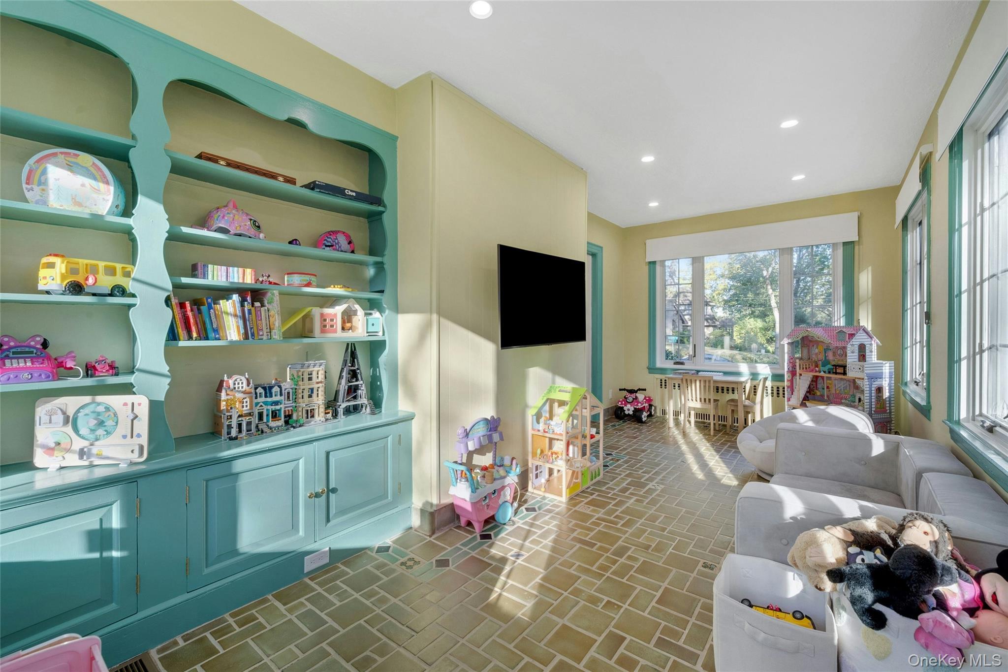 #19 photo, 19 Huguenot Drive, Larchmont , NY 10538