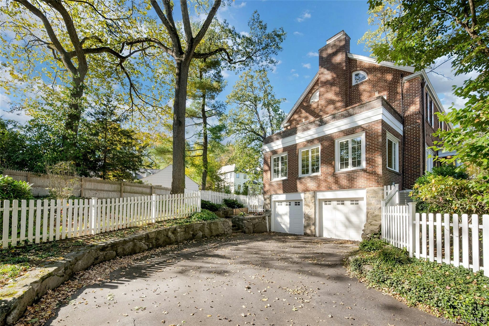 #2 photo, 19 Huguenot Drive, Larchmont , NY 10538