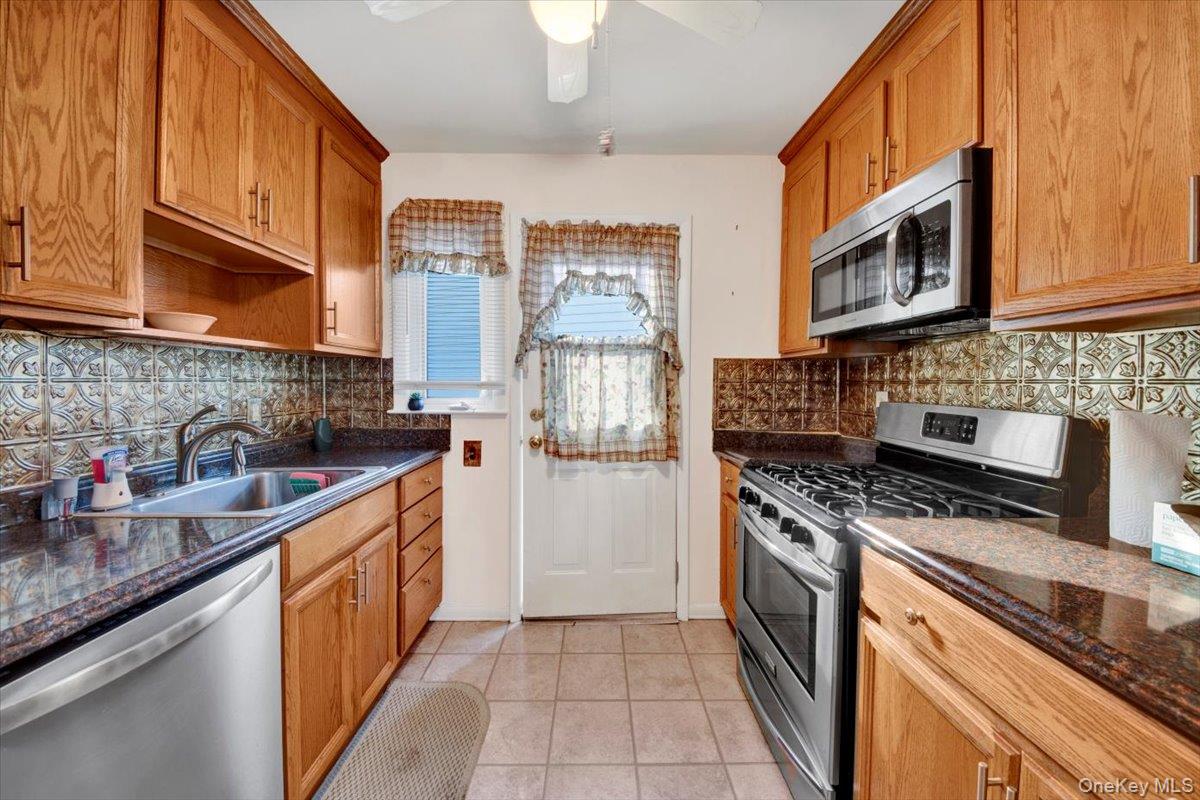 #2 photo, 75 Capt Shankey Drive, Garnerville , NY 10923