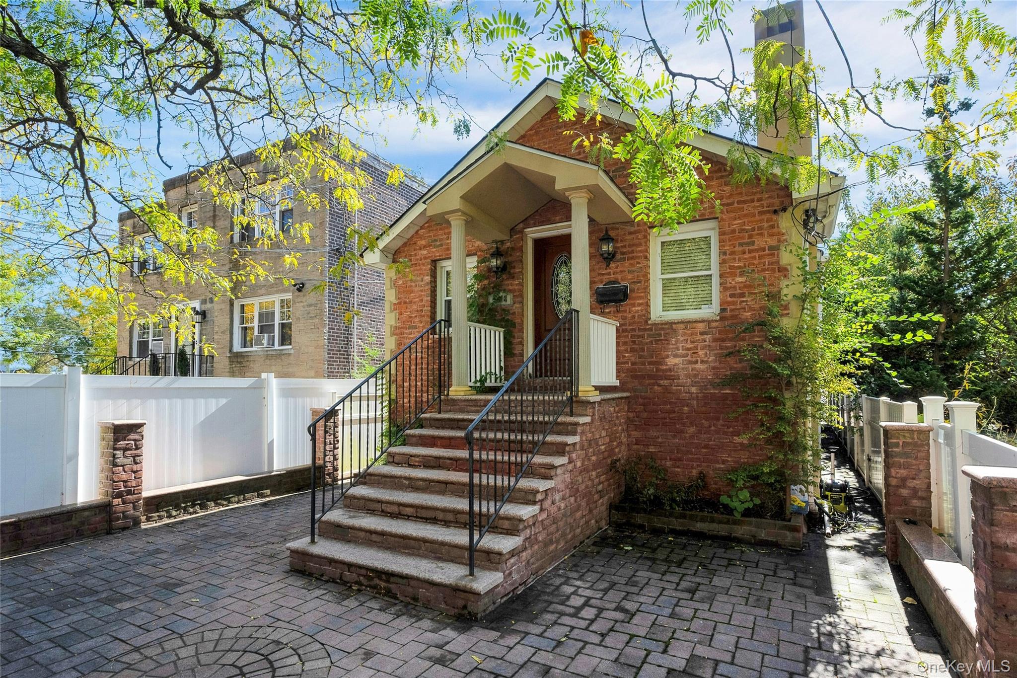 #2 photo, 4408 Locust Point Drive, ブロンクス区 Bronx , NY 10465