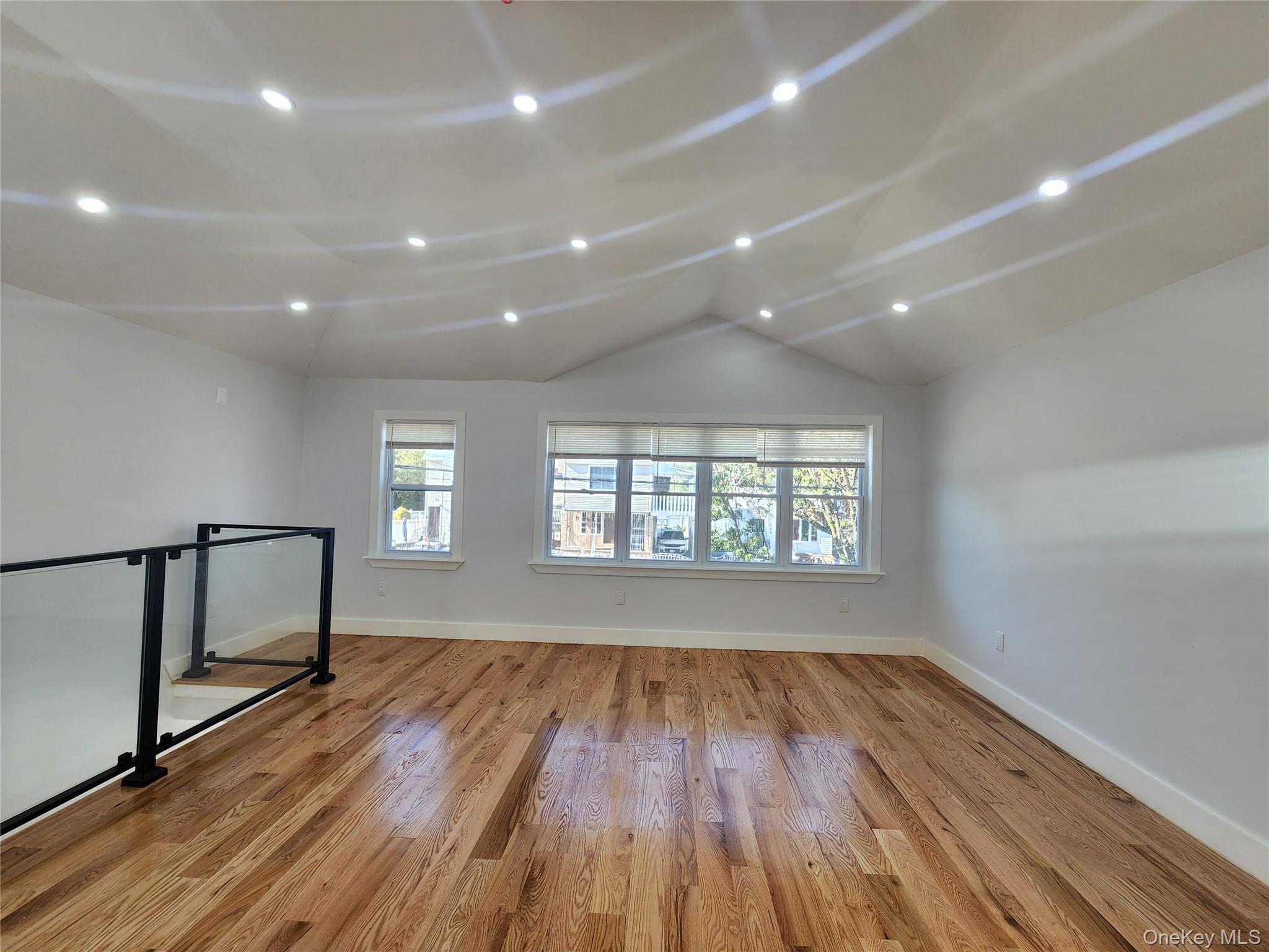 #15 photo, 330 Taylor Avenue, ブロンクス区 Bronx , NY 10473