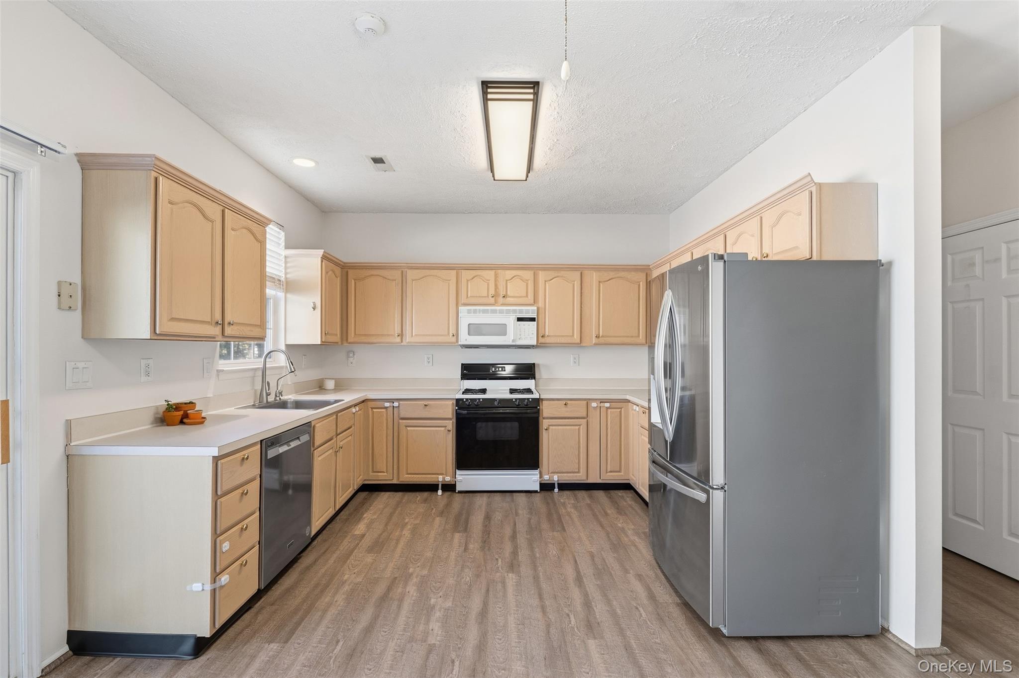 #12 photo, 16 Autumn Drive, Nanuet , NY 10954