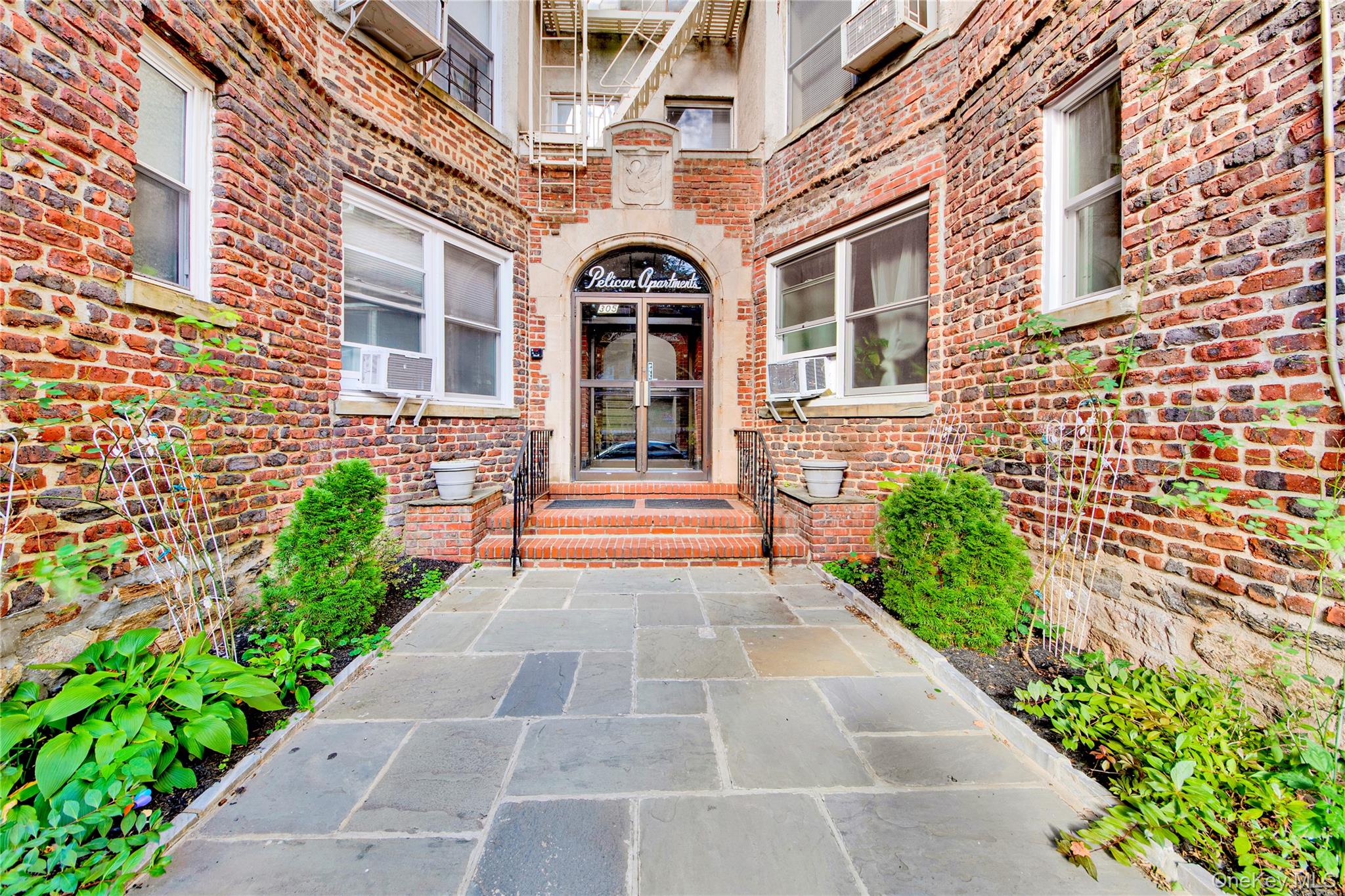 #1 photo, 305 Sixth Ave, Pelham , NY 10803