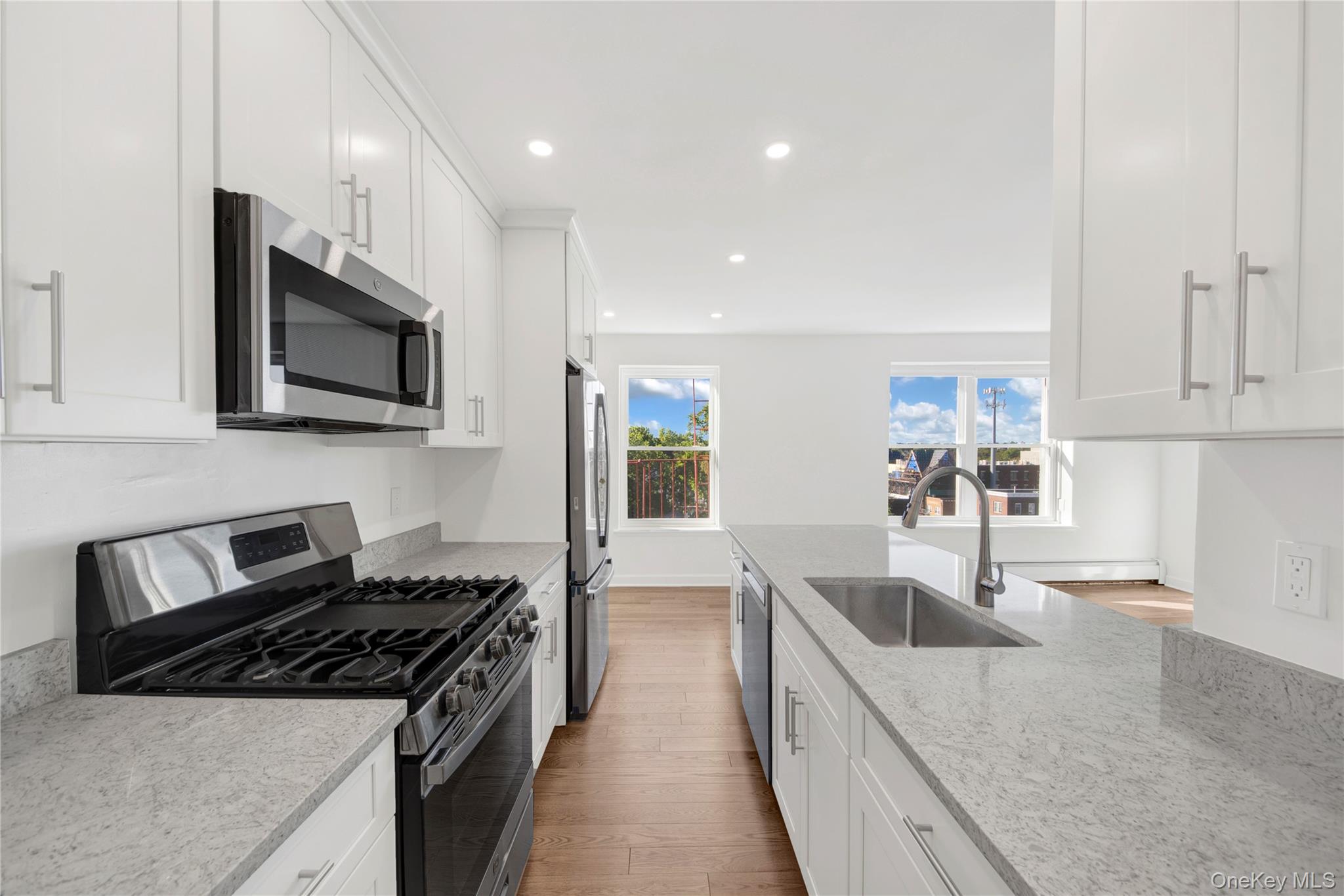 #8 photo, 305 Sixth Ave, Pelham , NY 10803