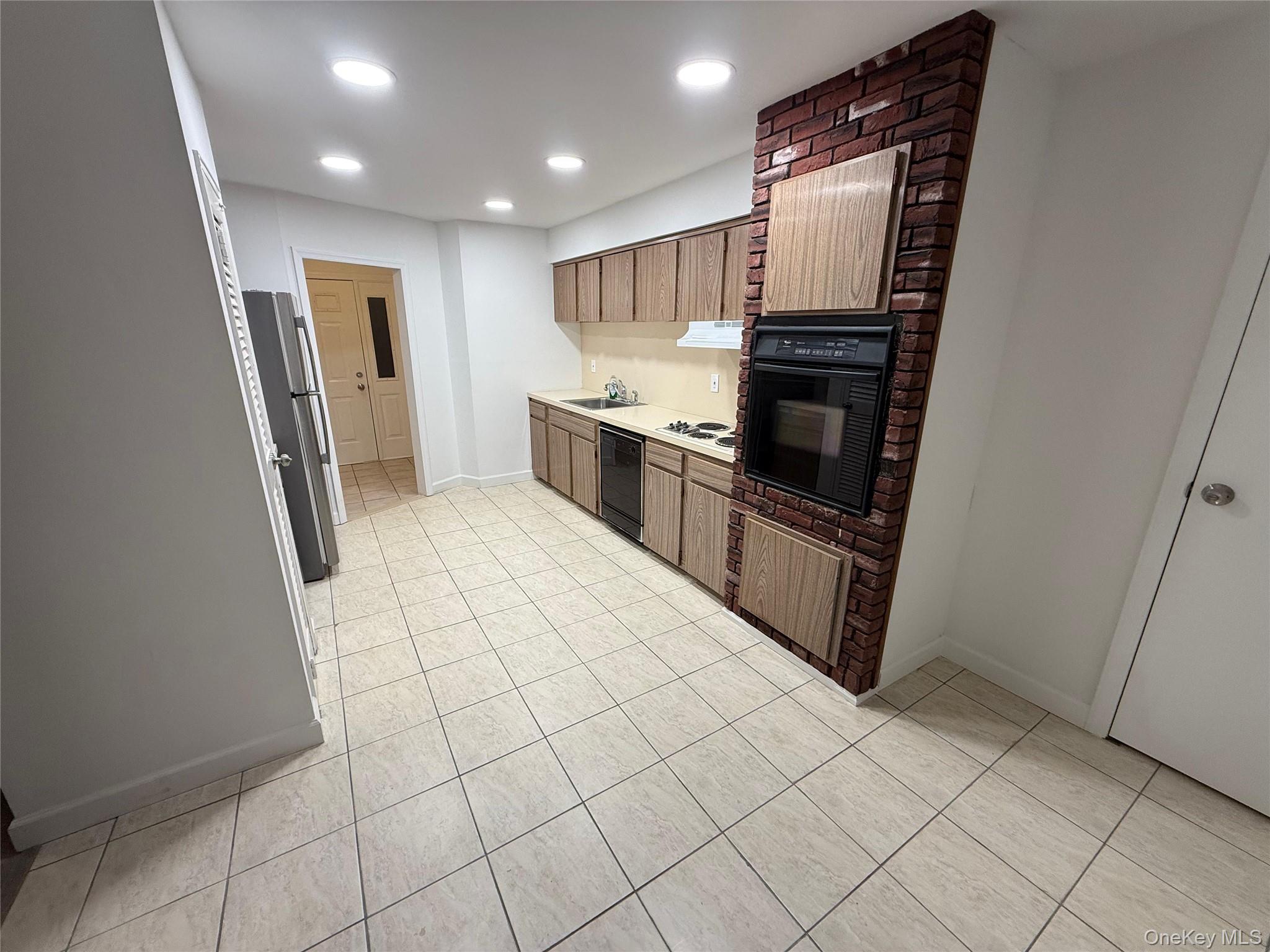 #2 photo, 8 Jonquill Lane, サフォーク郡 Kings Park , NY 11754