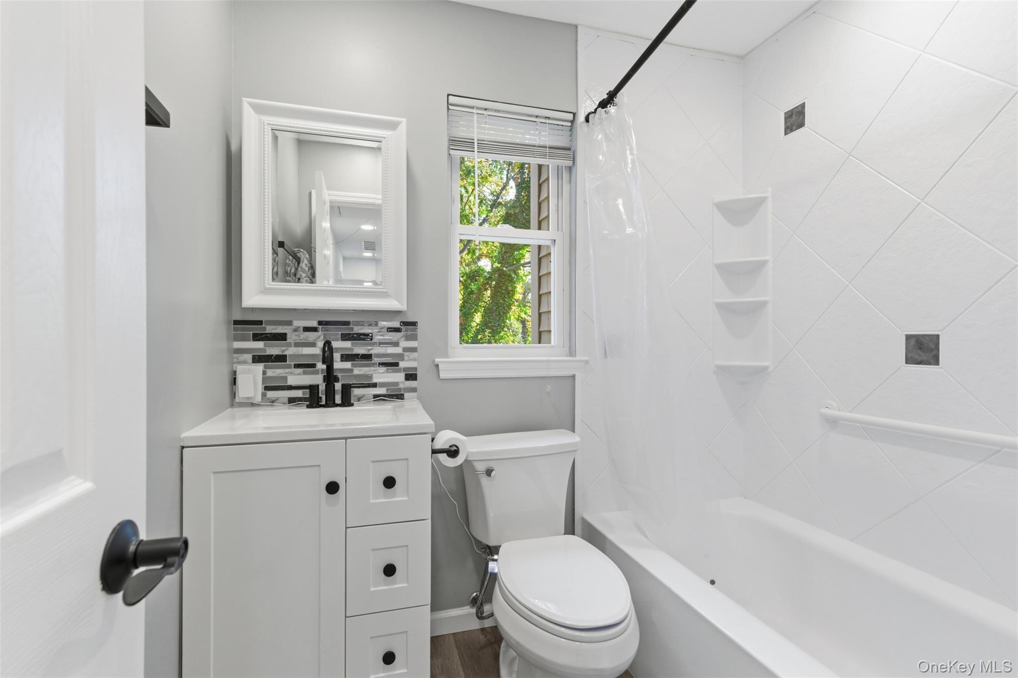 #13 photo, 58 Orchid Drive, サフォーク郡 Kings Park , NY 11754