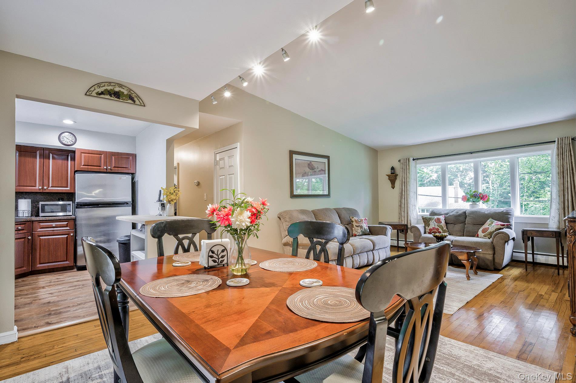 #14 photo, 94 Iceland Drive, サフォーク郡 South Huntington , NY 11746