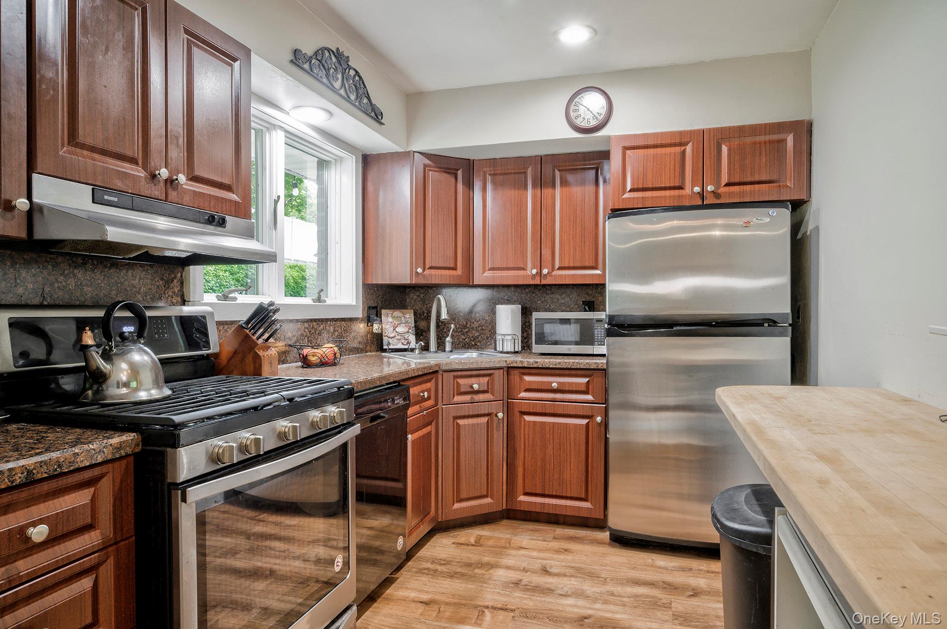 #15 photo, 94 Iceland Drive, サフォーク郡 South Huntington , NY 11746