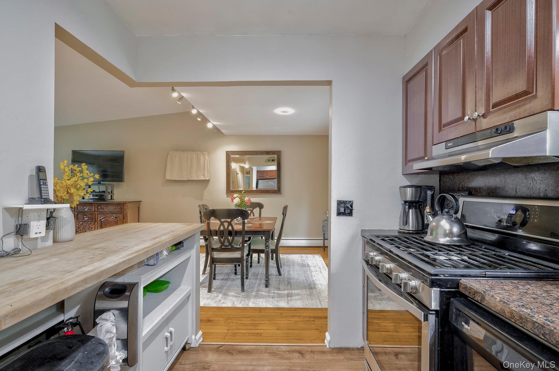 #17 photo, 94 Iceland Drive, サフォーク郡 South Huntington , NY 11746