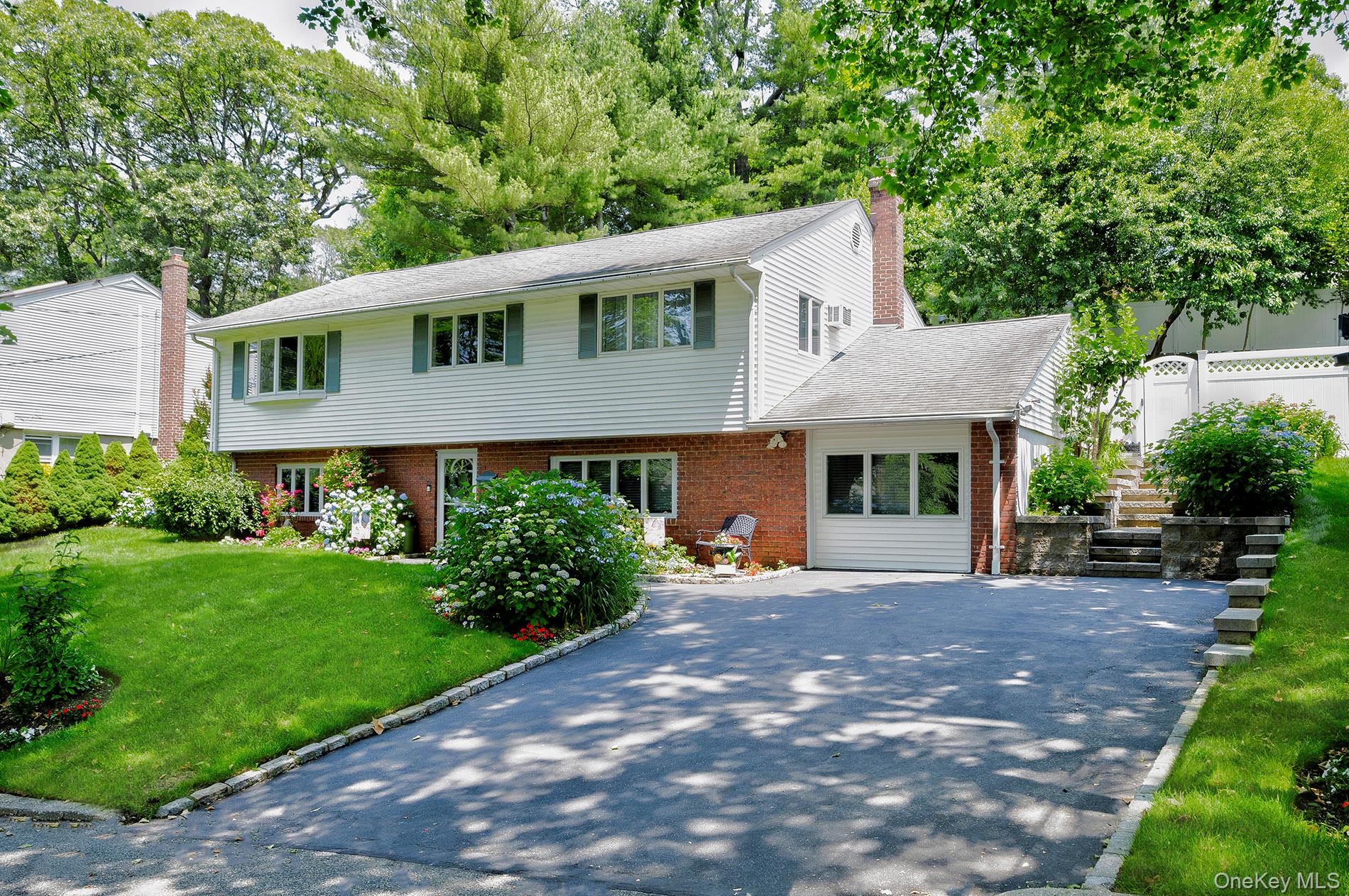 #3 photo, 94 Iceland Drive, サフォーク郡 South Huntington , NY 11746