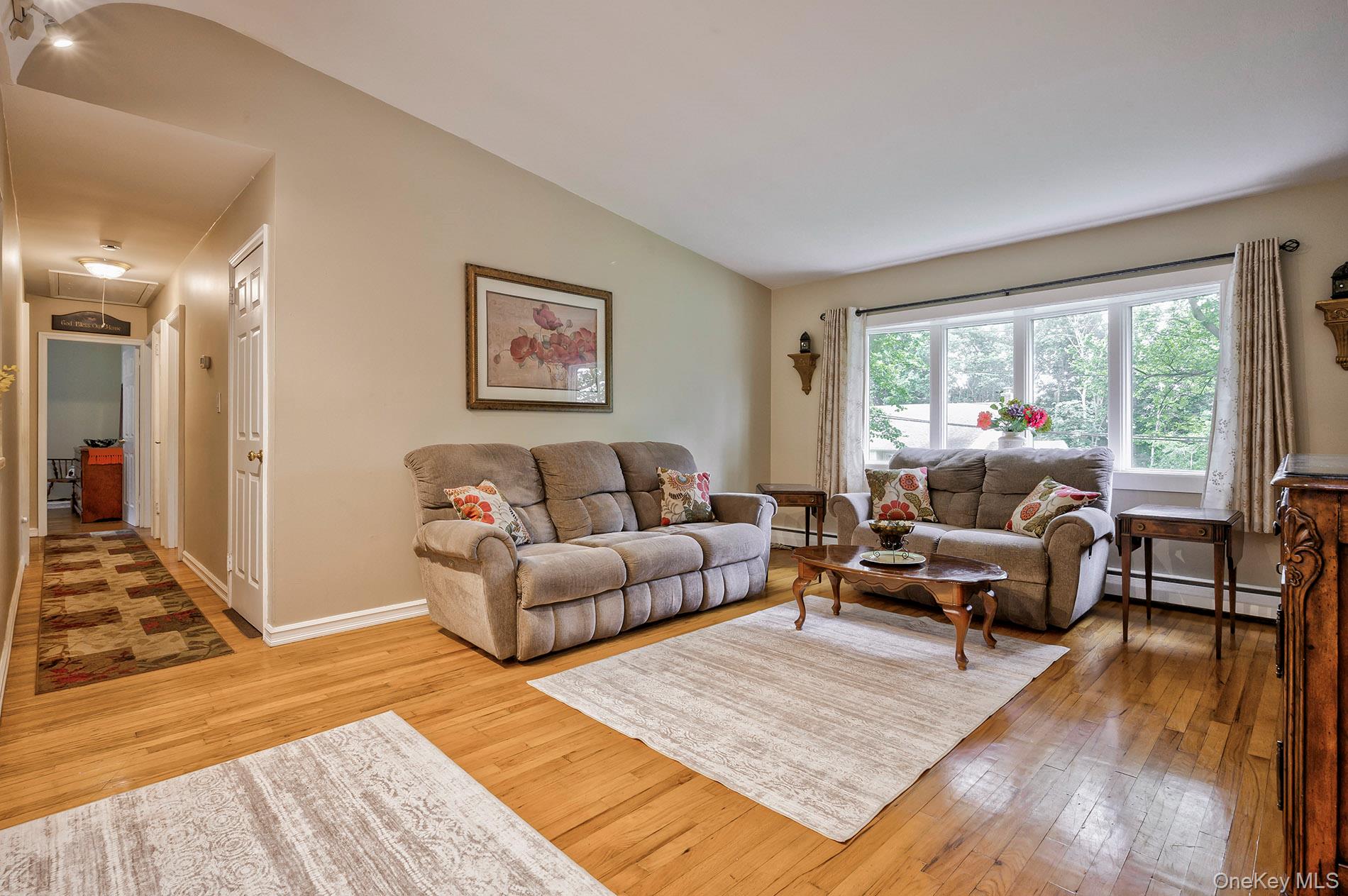 #8 photo, 94 Iceland Drive, サフォーク郡 South Huntington , NY 11746