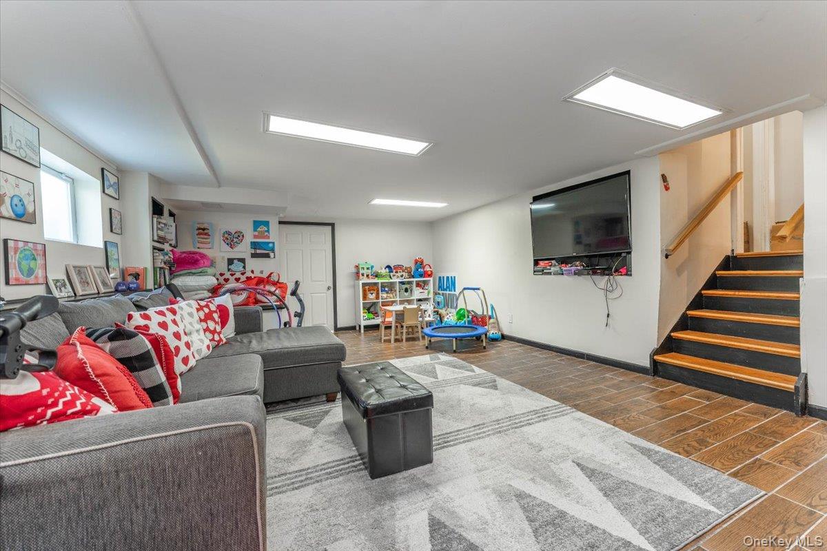 #14 photo, 850 Ibsen Street, ナッソー郡 Woodmere , NY 11598