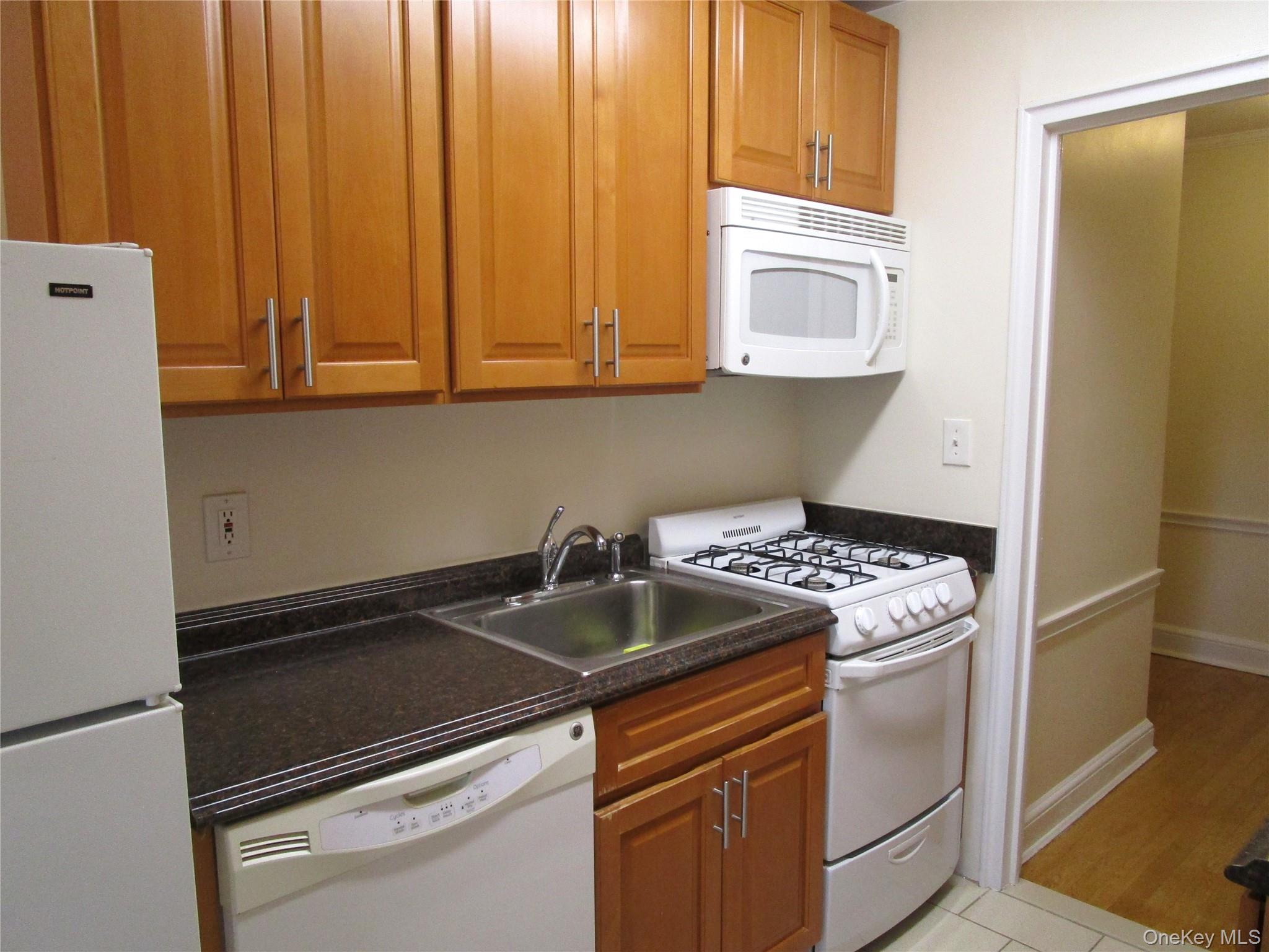 #11 photo, 43 N Forest Avenue, ナッソー郡 Rockville Centre , NY 11570