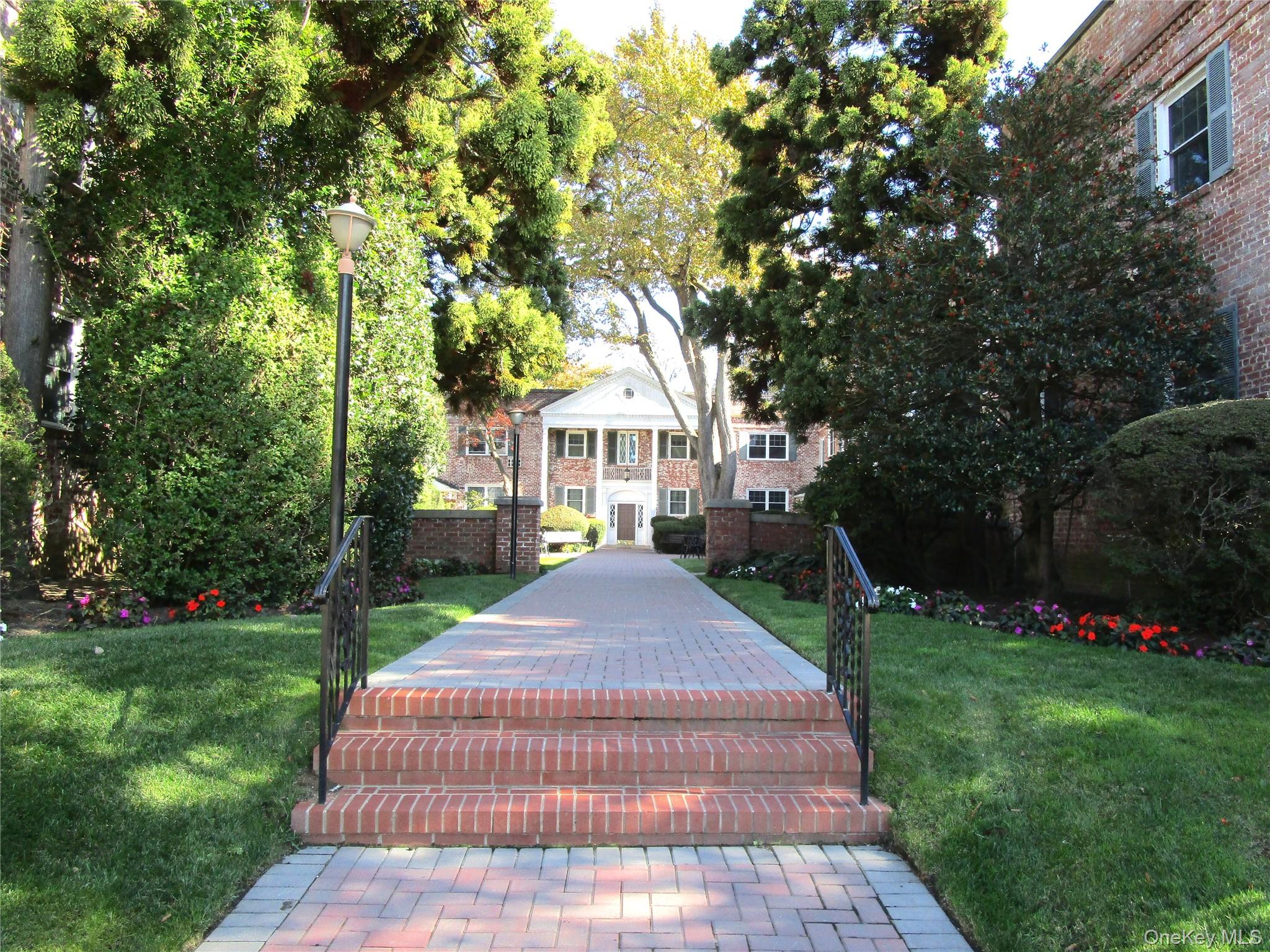 #2 photo, 43 N Forest Avenue, ナッソー郡 Rockville Centre , NY 11570