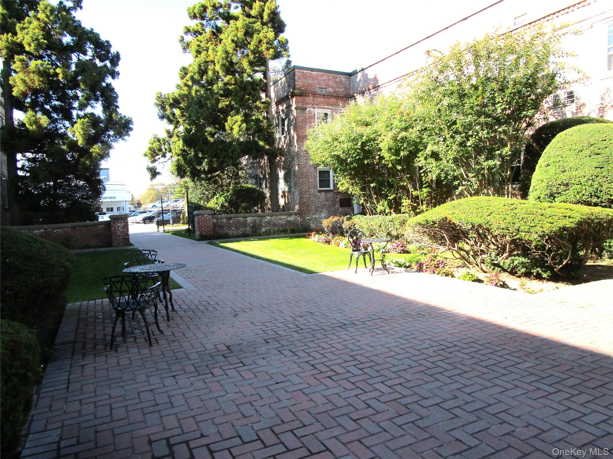 #4 photo, 43 N Forest Avenue, ナッソー郡 Rockville Centre , NY 11570