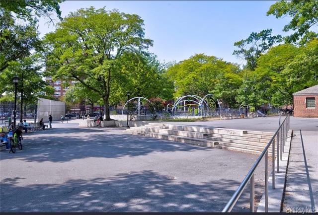 #8 photo, 83-30 Vietor Avenue, クイーンズ区 Elmhurst , NY 11373