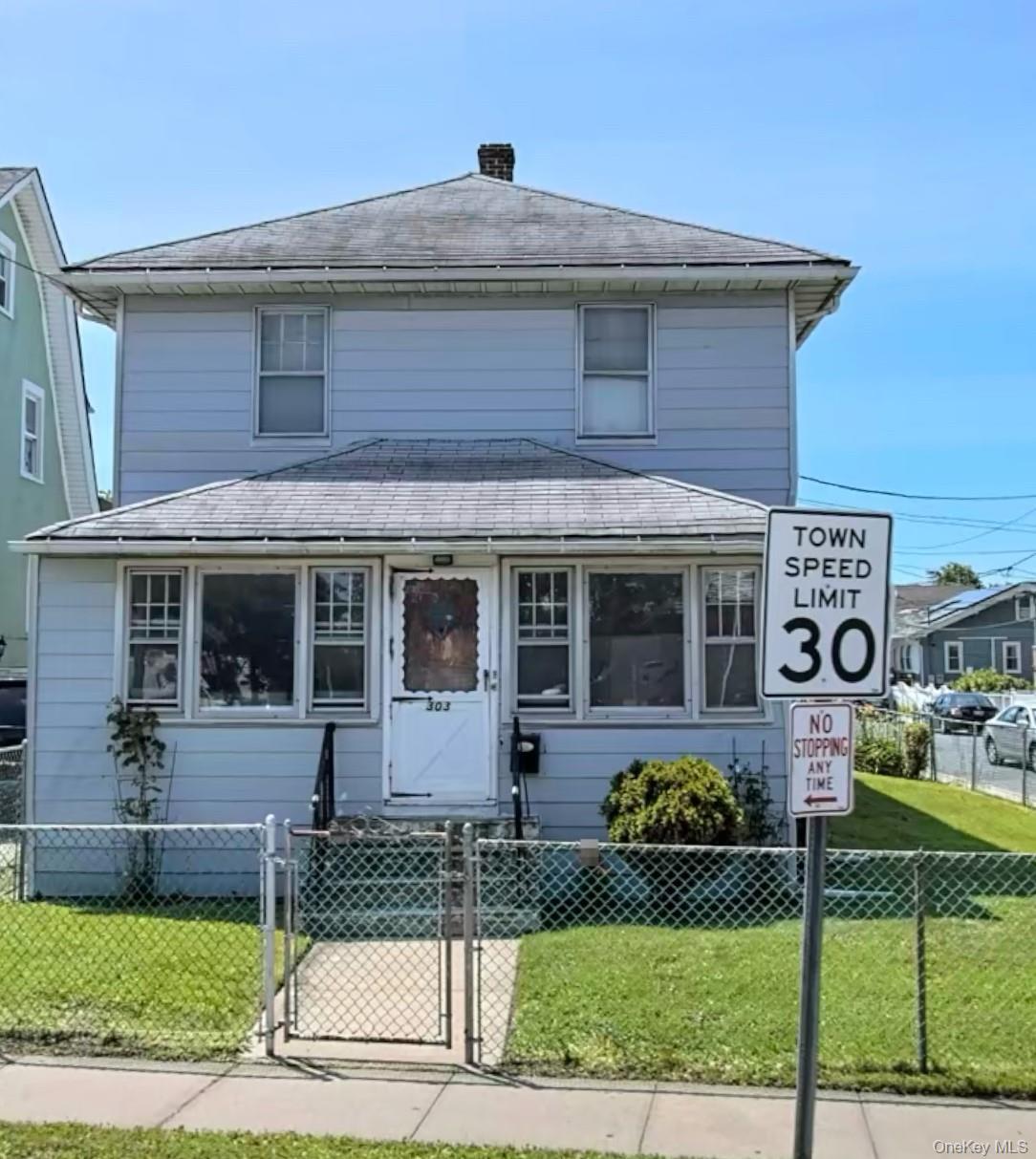 #1 photo, 303 Bayview Avenue, ナッソー郡 Inwood , NY 11096