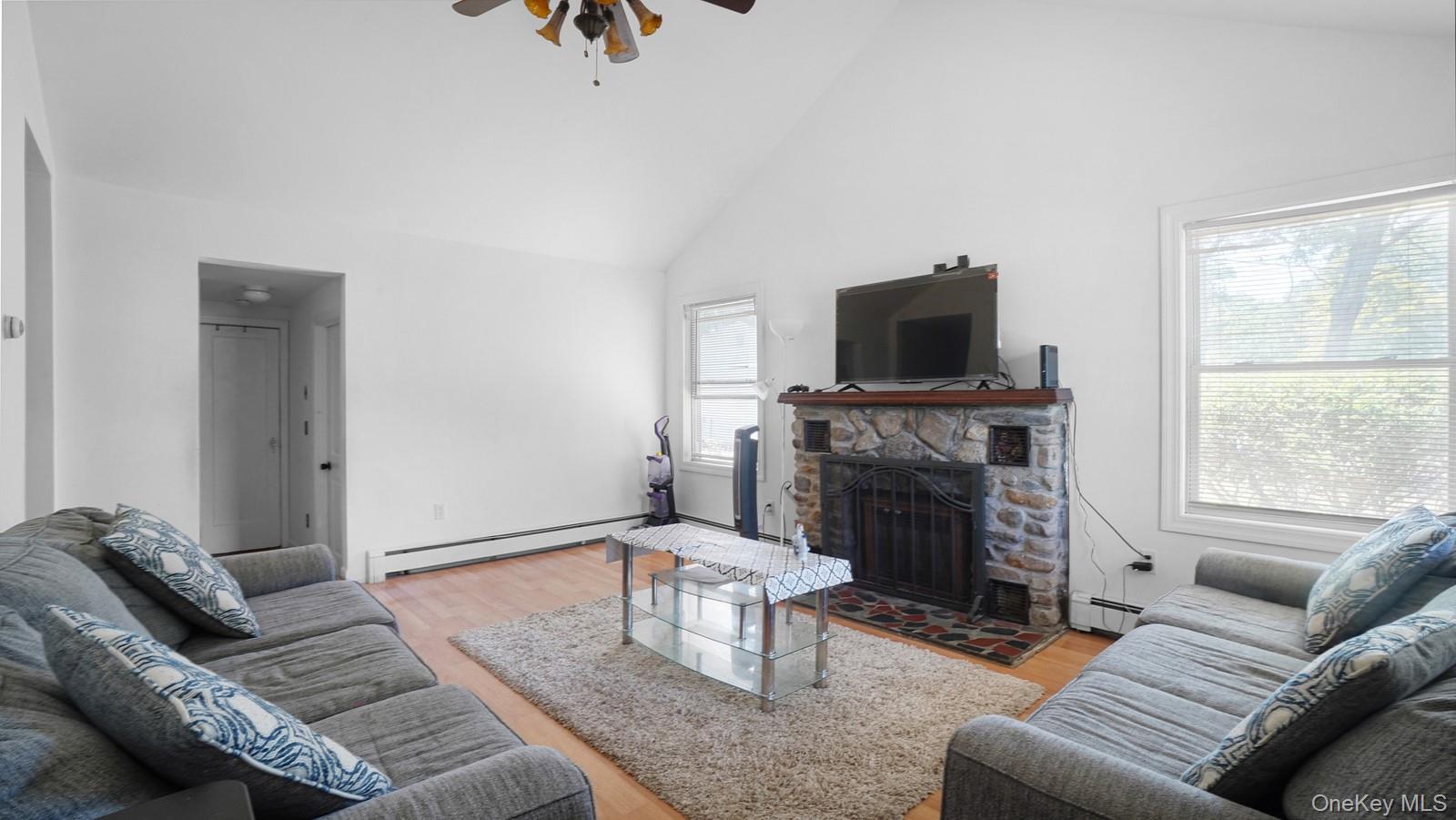 #4 photo, 59 Curtis Drive, サフォーク郡 Sound Beach , NY 11789