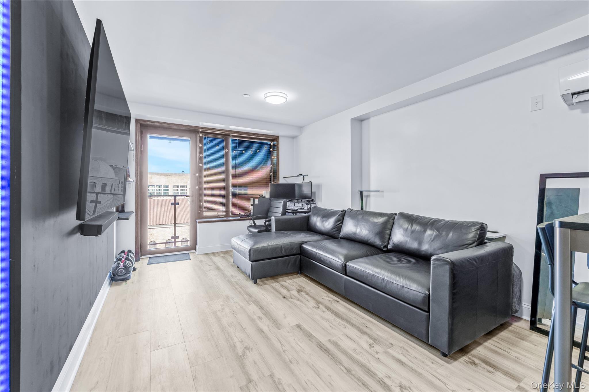 #1 photo, 30-63 31st Street, クイーンズ区 Astoria , NY 11102