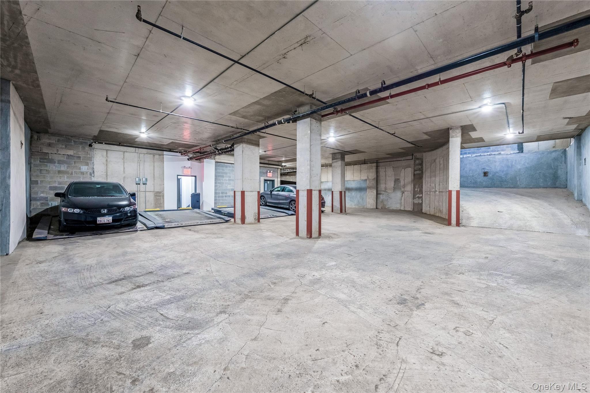 #8 photo, 30-63 31st Street, クイーンズ区 Astoria , NY 11102