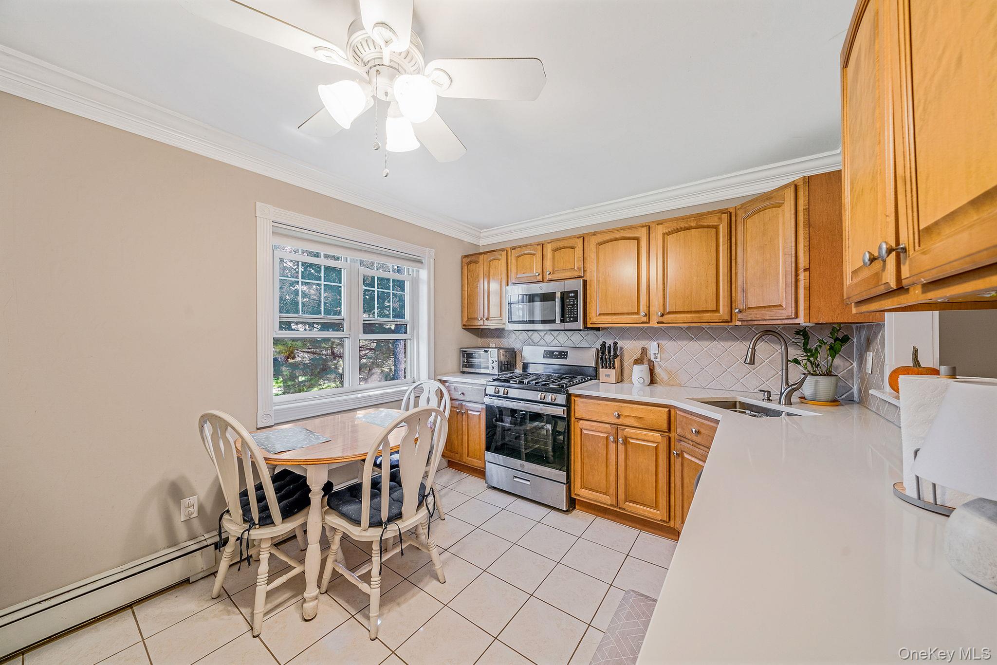 #8 photo, 14 Glen Hollow Drive, サフォーク郡 Holtsville , NY 11742