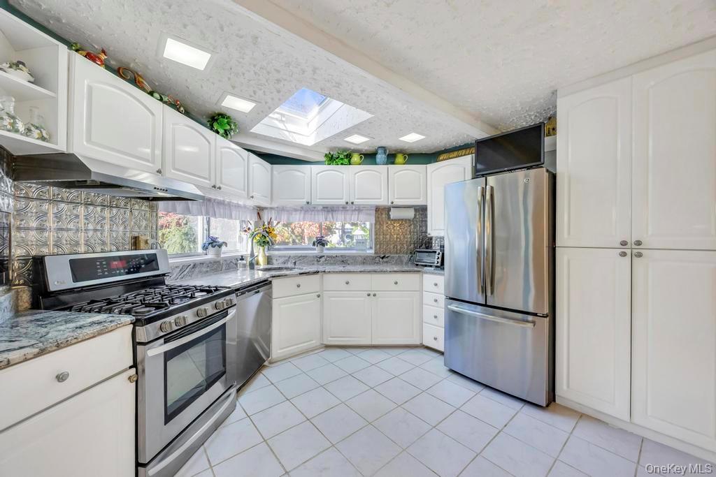 #7 photo, 23 Longstreet Drive, サフォーク郡 Lake Grove , NY 11755