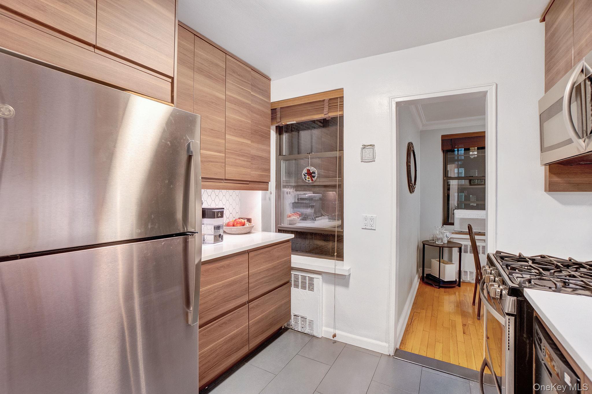 #4 photo, 105-30 66th Avenue, Forest Hills , NY 11375