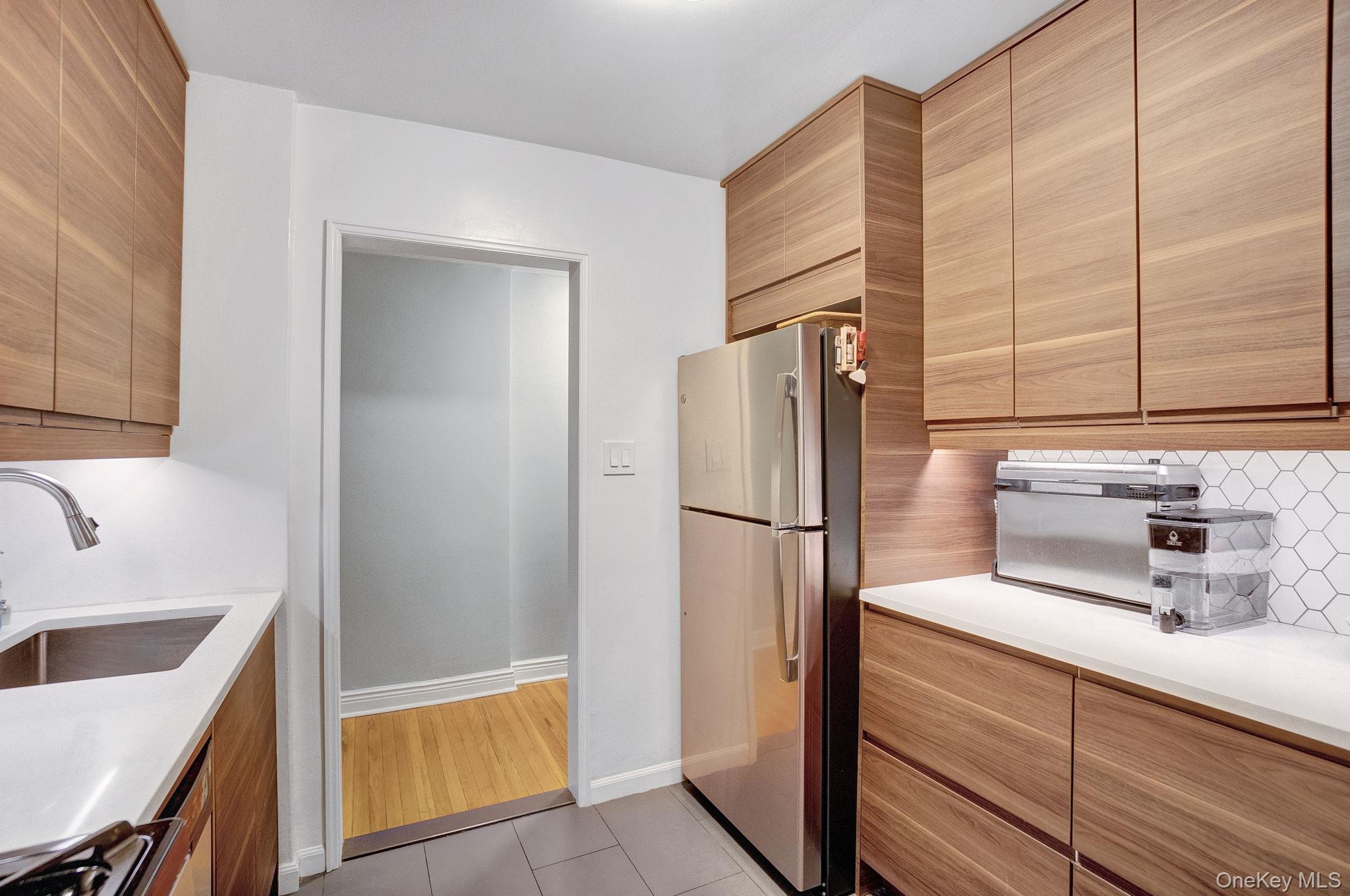 #7 photo, 105-30 66th Avenue, Forest Hills , NY 11375