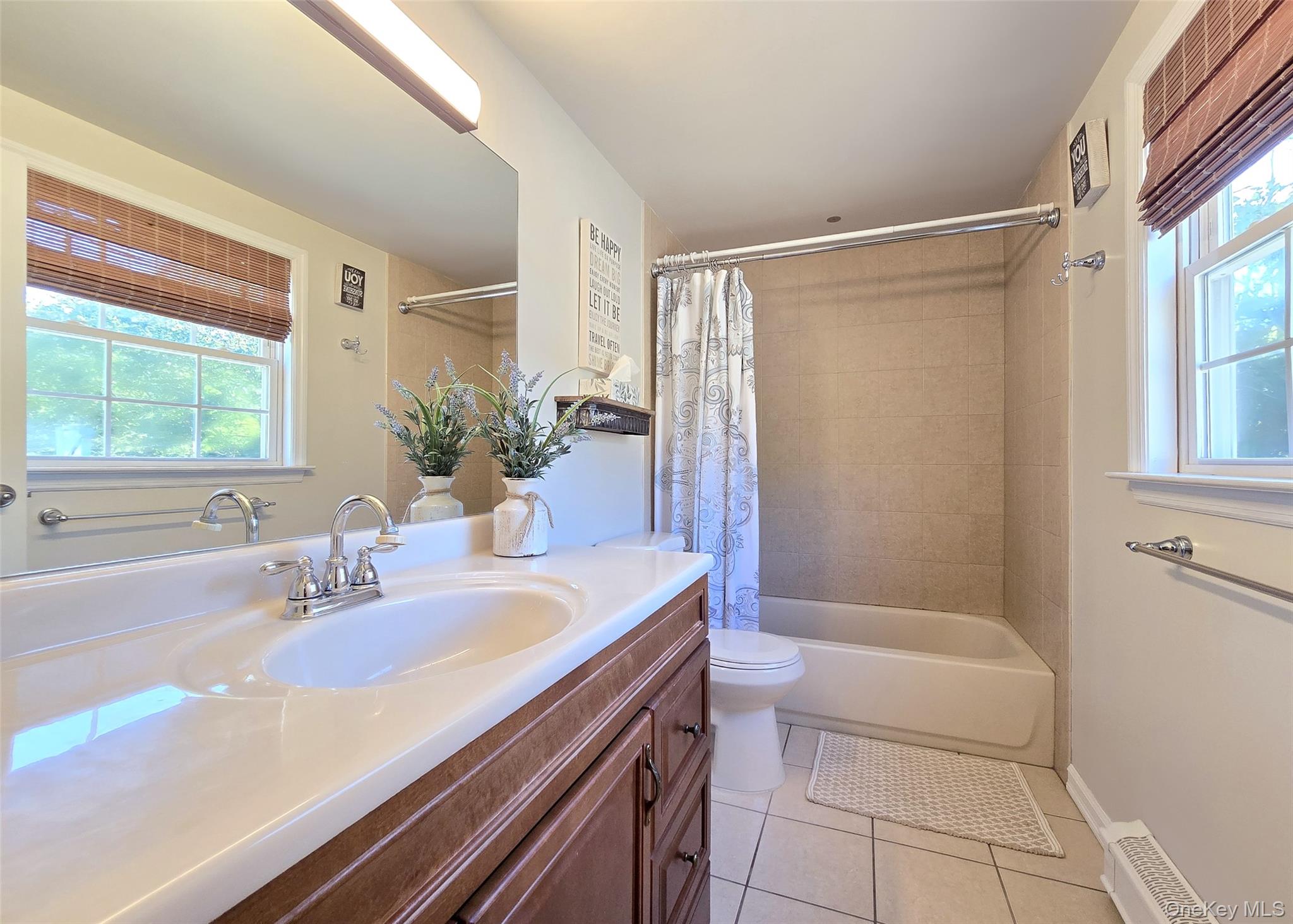 #12 photo, 114 Wedgewood Drive, サフォーク郡 Coram , NY 11727