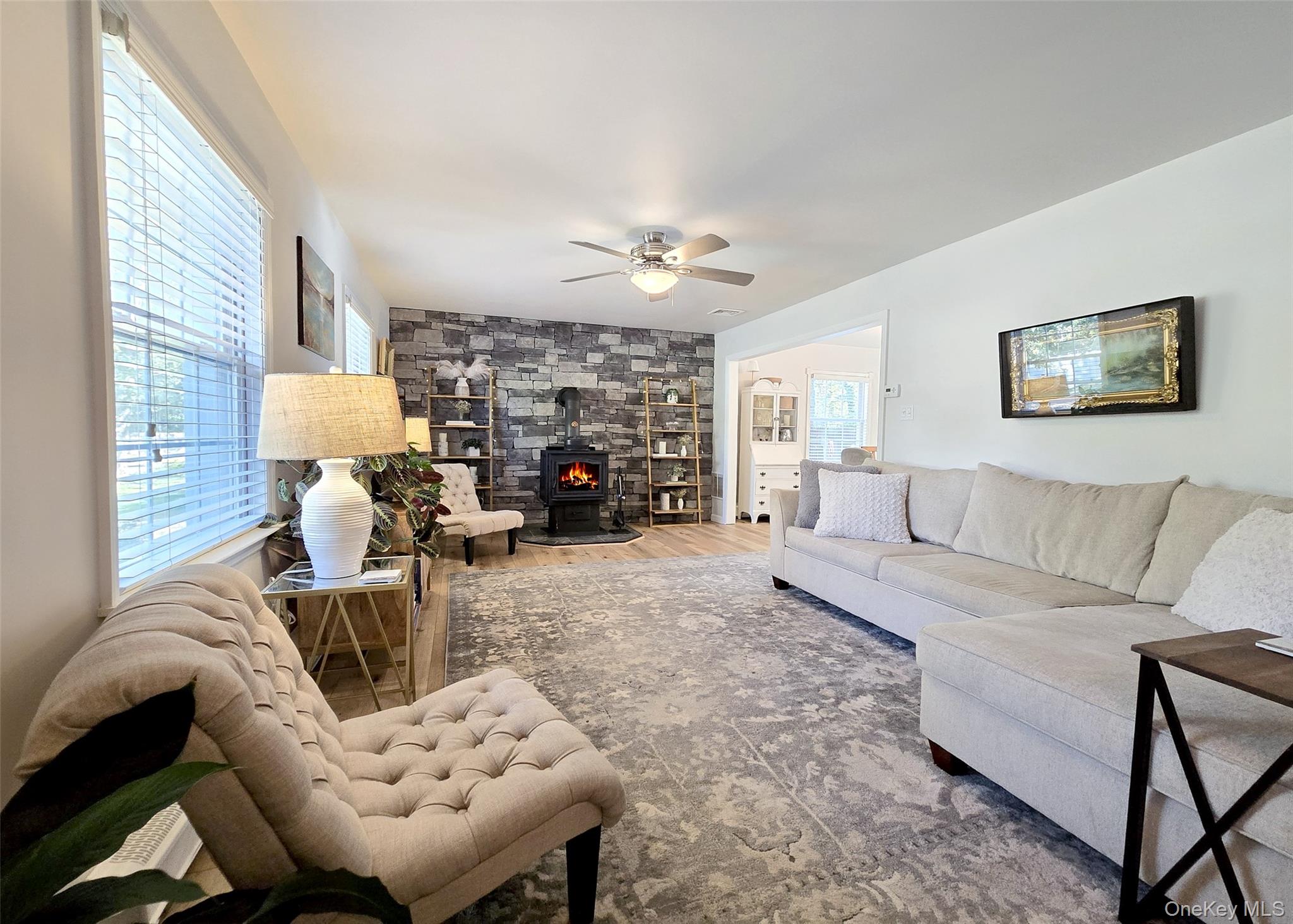 #2 photo, 114 Wedgewood Drive, サフォーク郡 Coram , NY 11727