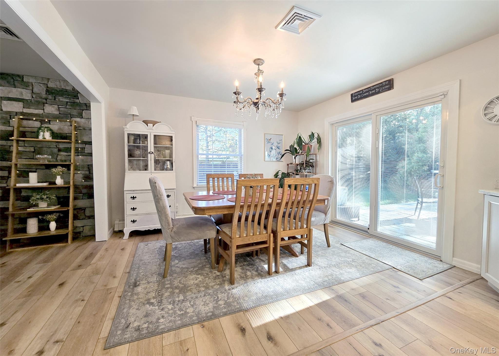 #6 photo, 114 Wedgewood Drive, サフォーク郡 Coram , NY 11727