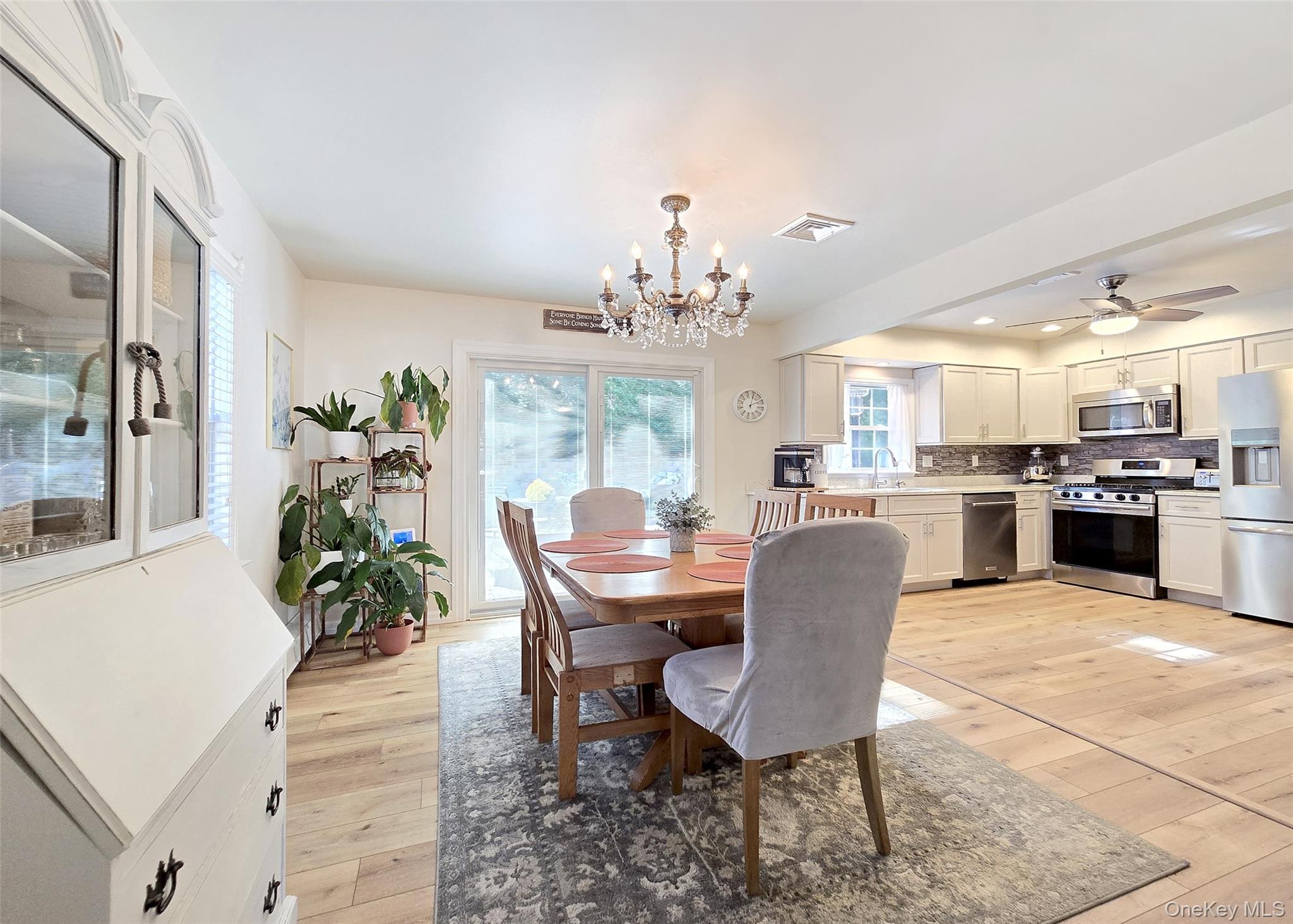 #7 photo, 114 Wedgewood Drive, サフォーク郡 Coram , NY 11727