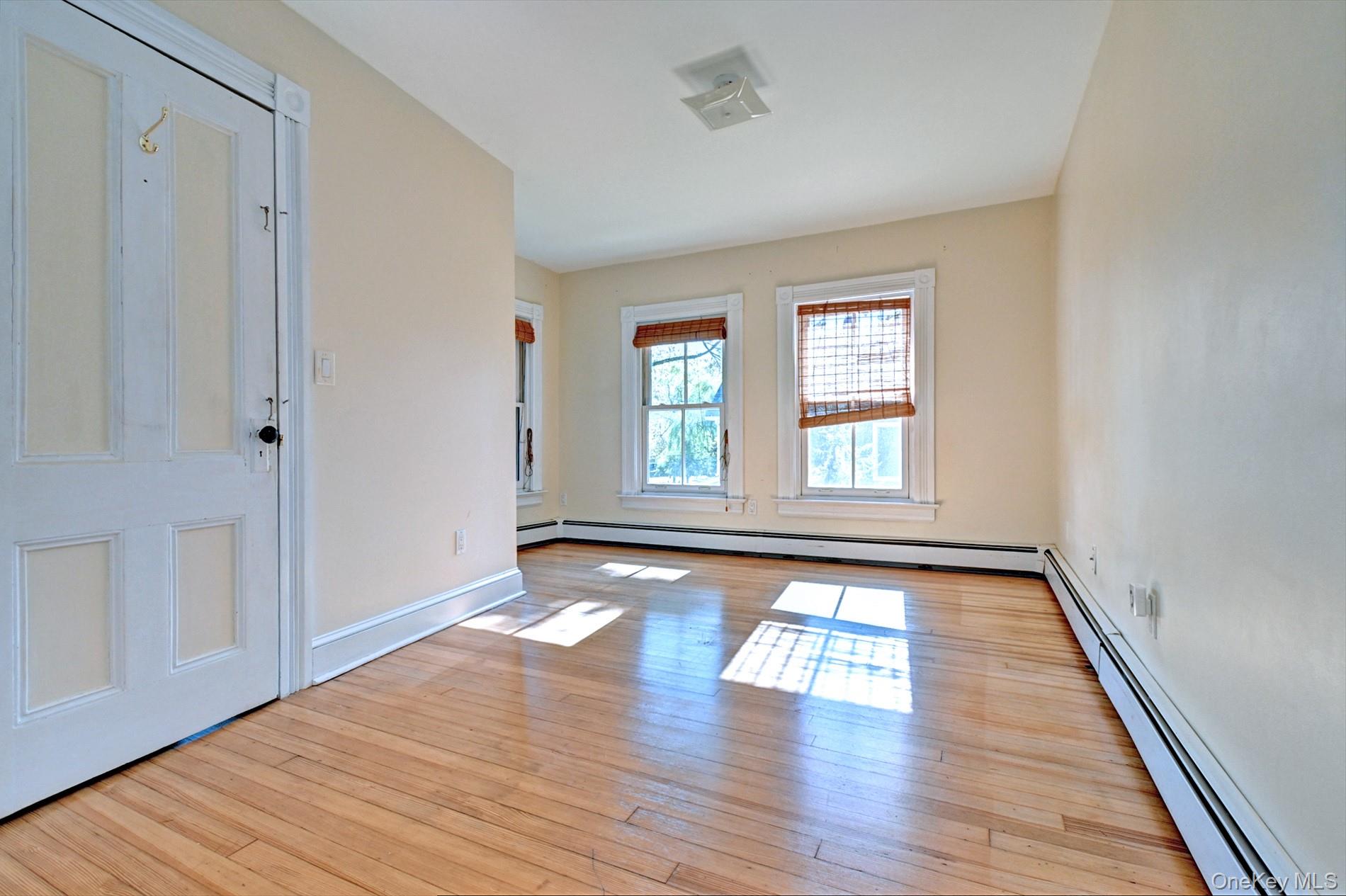 #15 photo, 214 Foster Avenue, サフォーク郡 Sayville , NY 11782