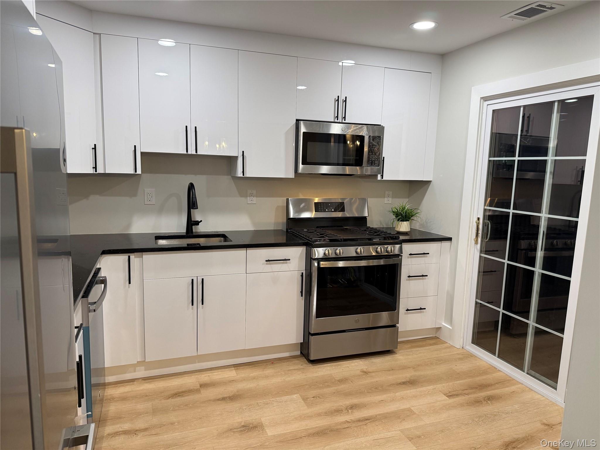 #3 photo, 2915 Whispering Hills, Chester , NY 10918