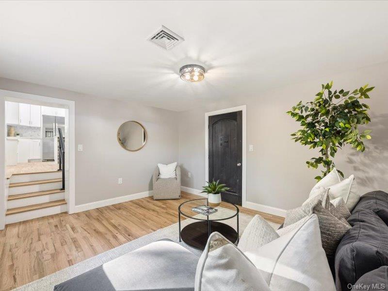 #18 photo, 6 Winnetou Road, White Plains , NY 10603