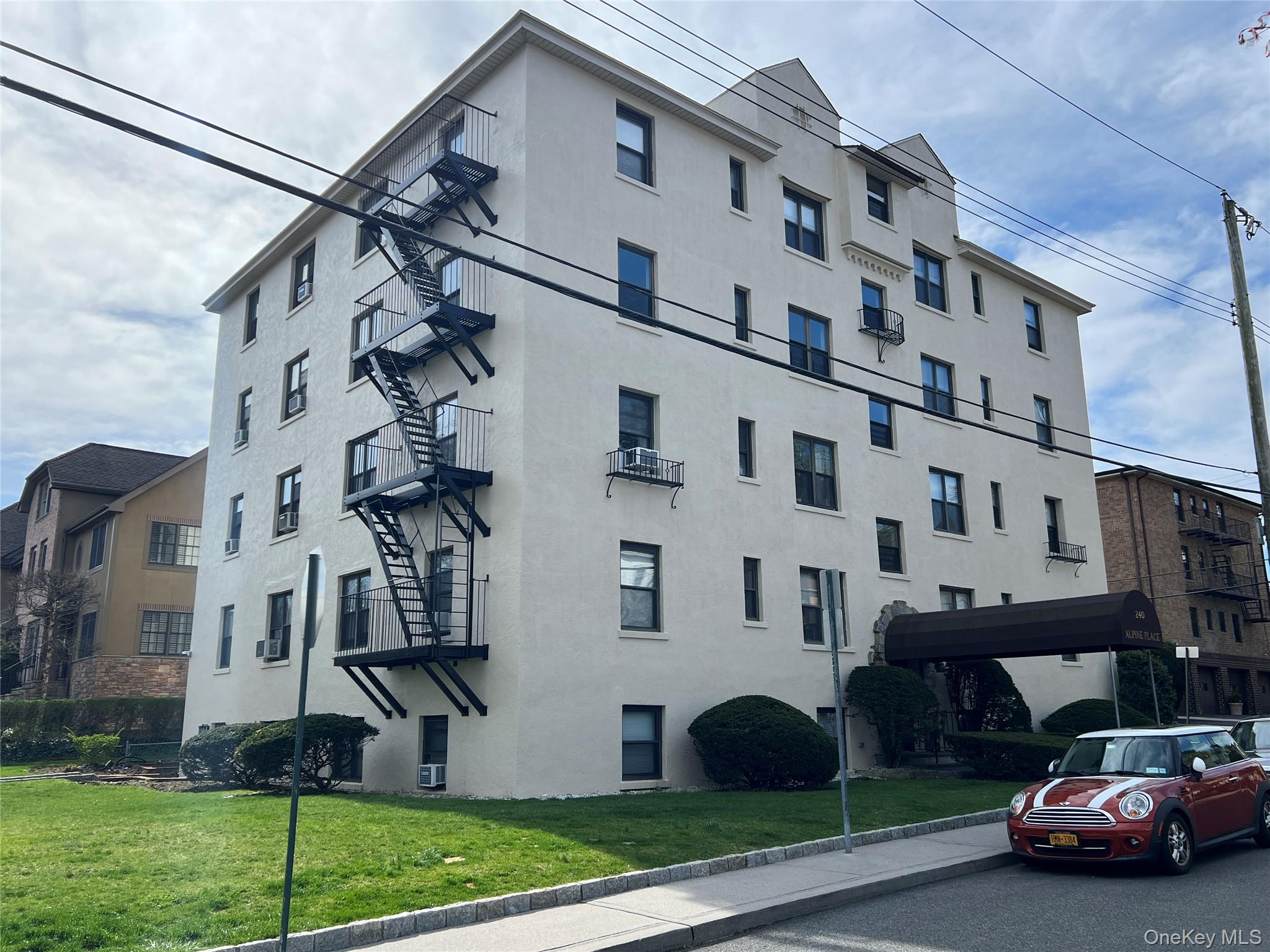 #3 photo, 240 Alpine Place, Tuckahoe , NY 10707