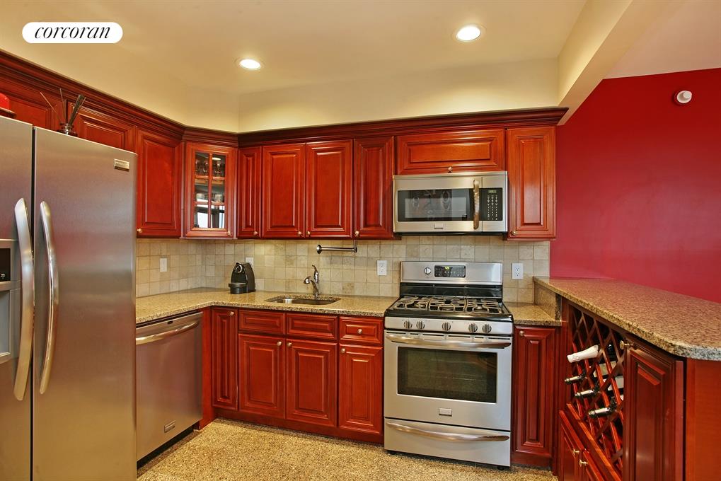 #1 photo, 30-94 Crescent Street, クイーンズ区 Astoria , NY 11102