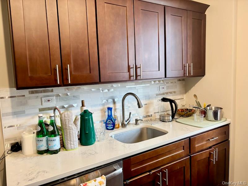 #10 photo, 530 Dubois Avenue, ナッソー郡 Valley Stream , NY 11581