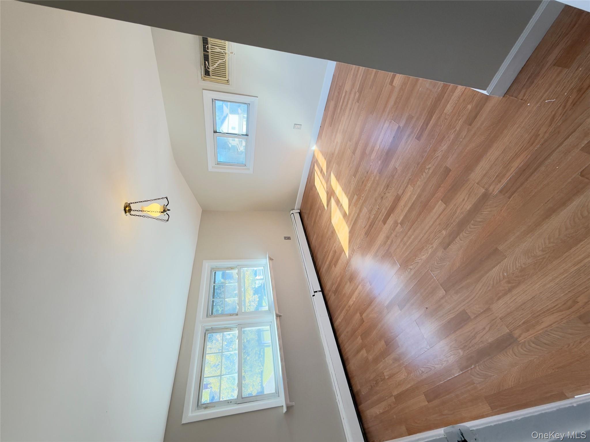 #13 photo, 39 Alpine Lane, ナッソー郡 Hicksville , NY 11801