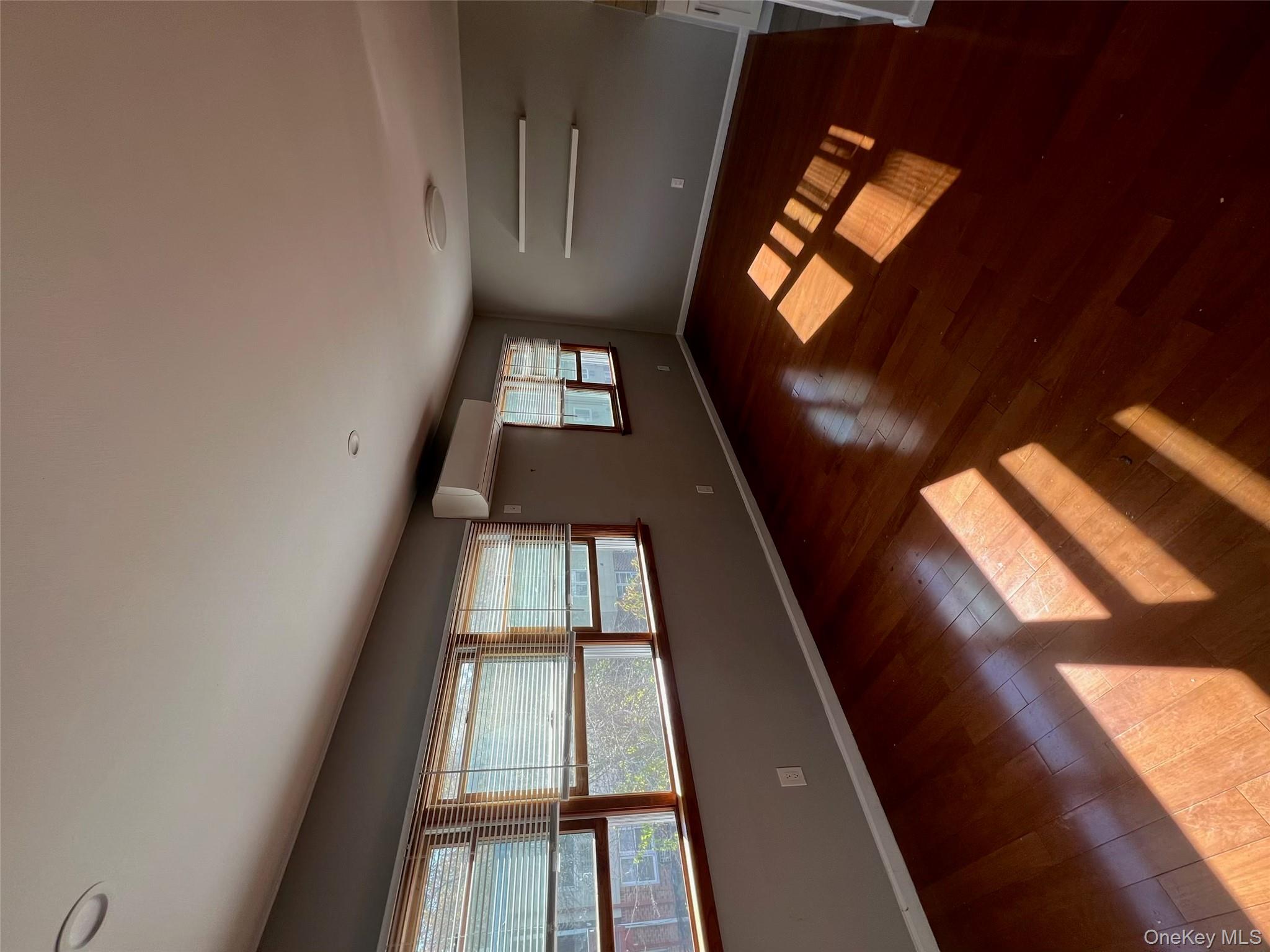 #7 photo, 240-46 67th Avenue, クイーンズ区 Little Neck , NY 11362