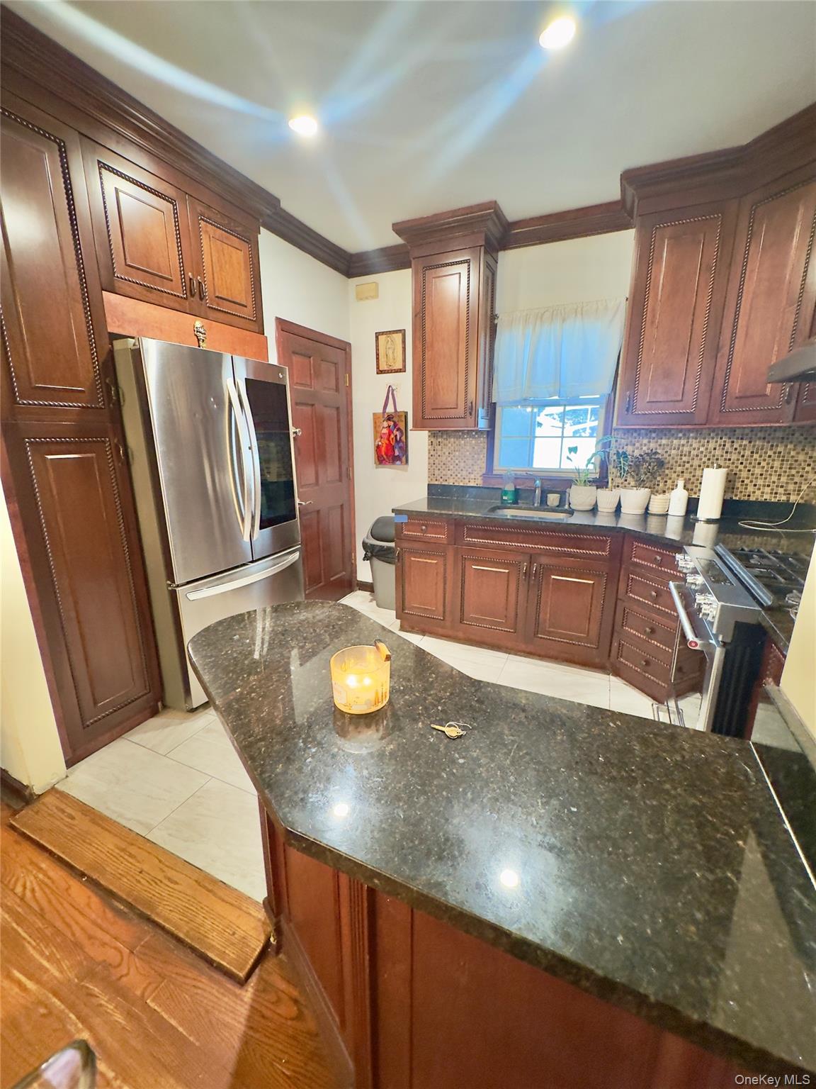 #11 photo, 26-12 94th Street, クイーンズ区 East Elmhurst , NY 11369