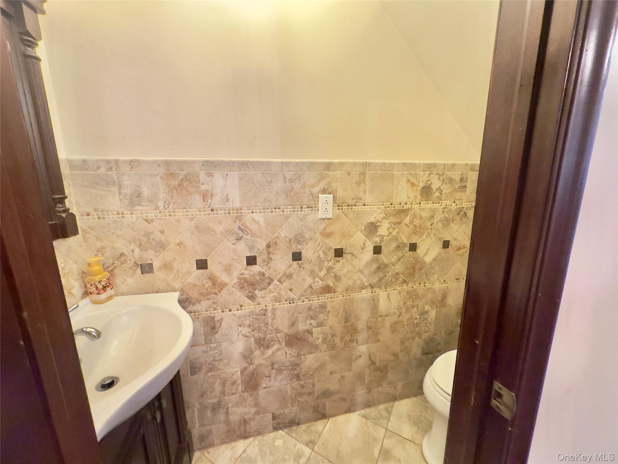 #14 photo, 26-12 94th Street, クイーンズ区 East Elmhurst , NY 11369