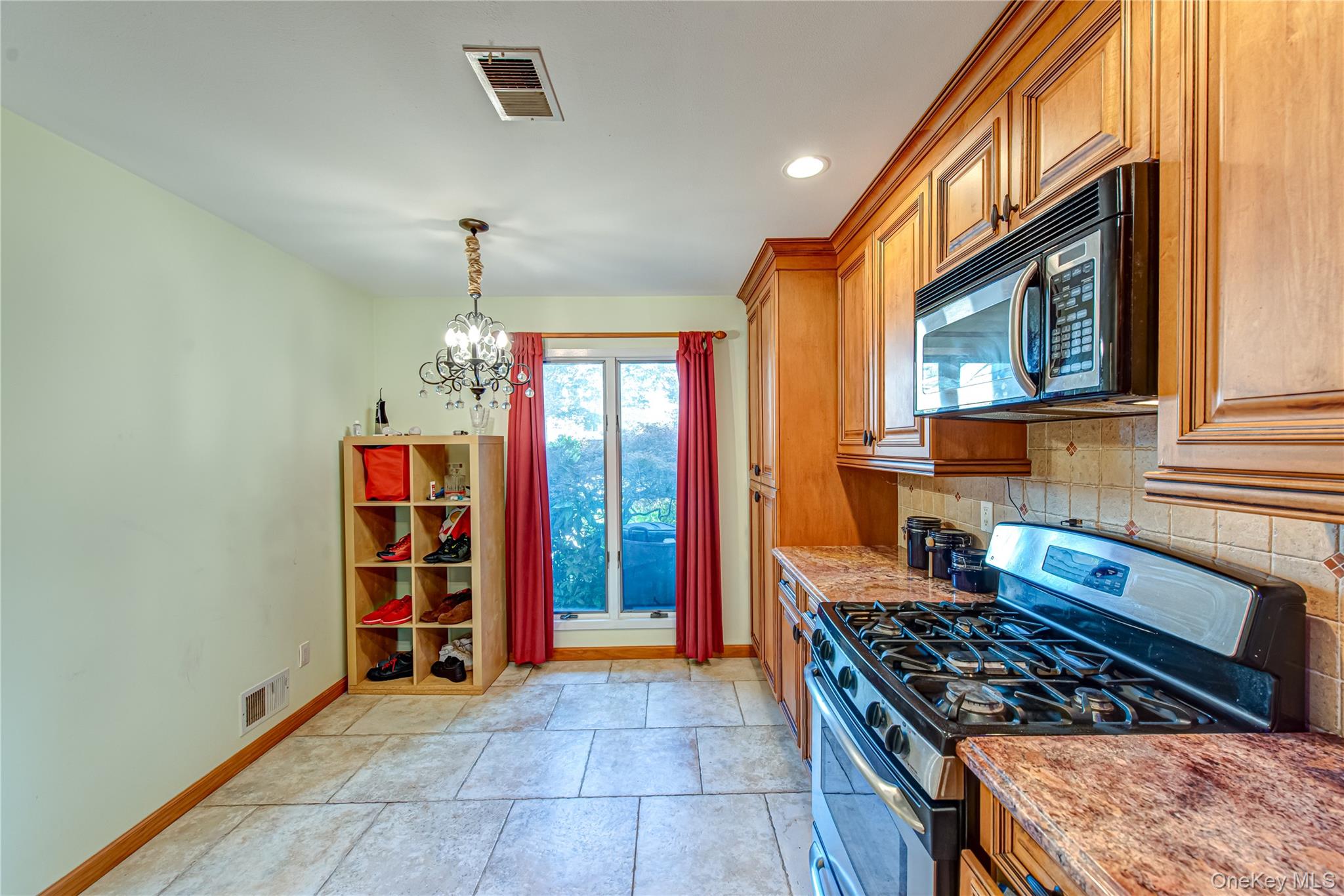 #7 photo, 45 Kristin Lane, Hauppauge , NY 11788