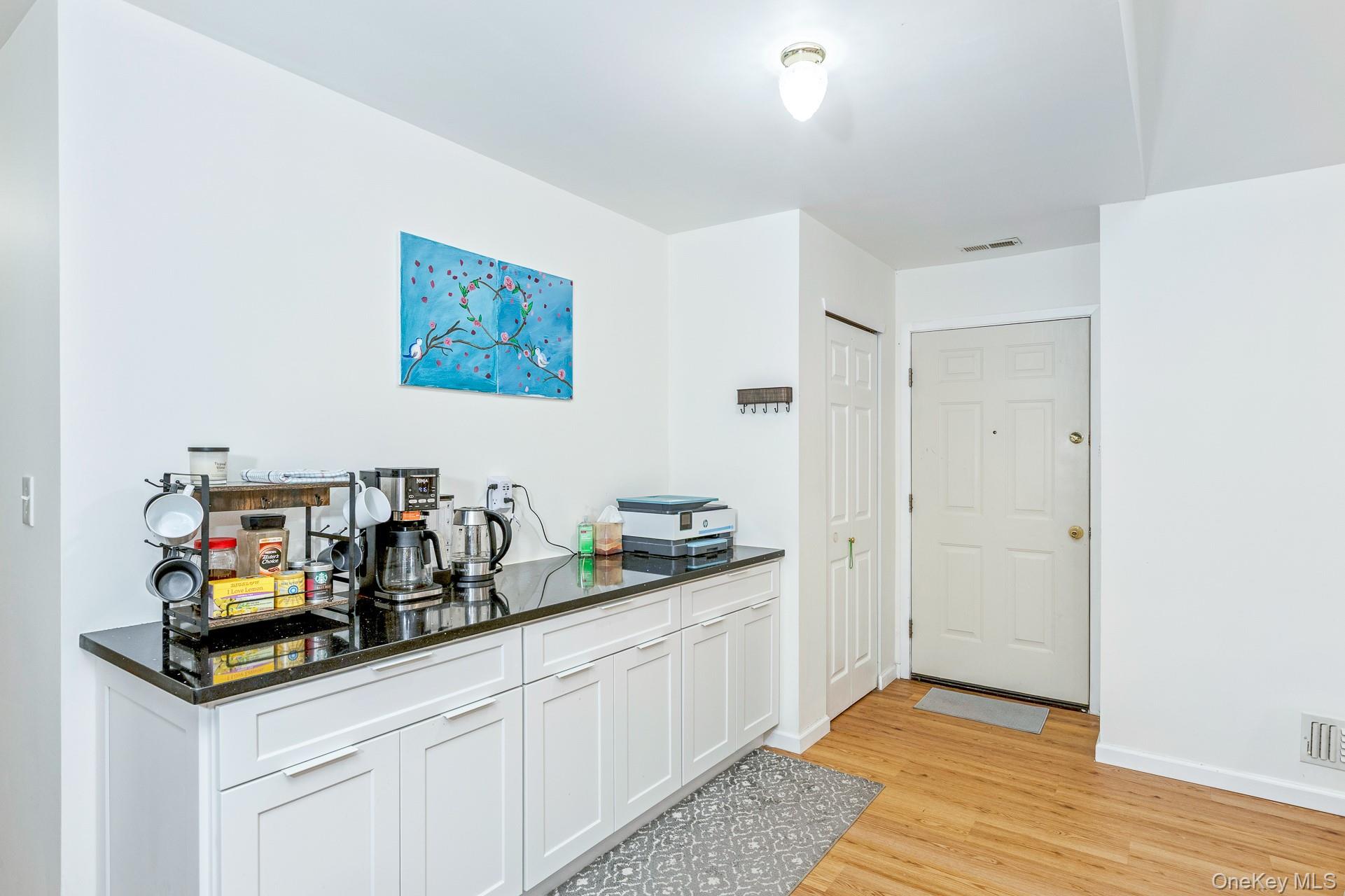 #4 photo, 349 Colonial Circle, サフォーク郡 Manorville , NY 11949