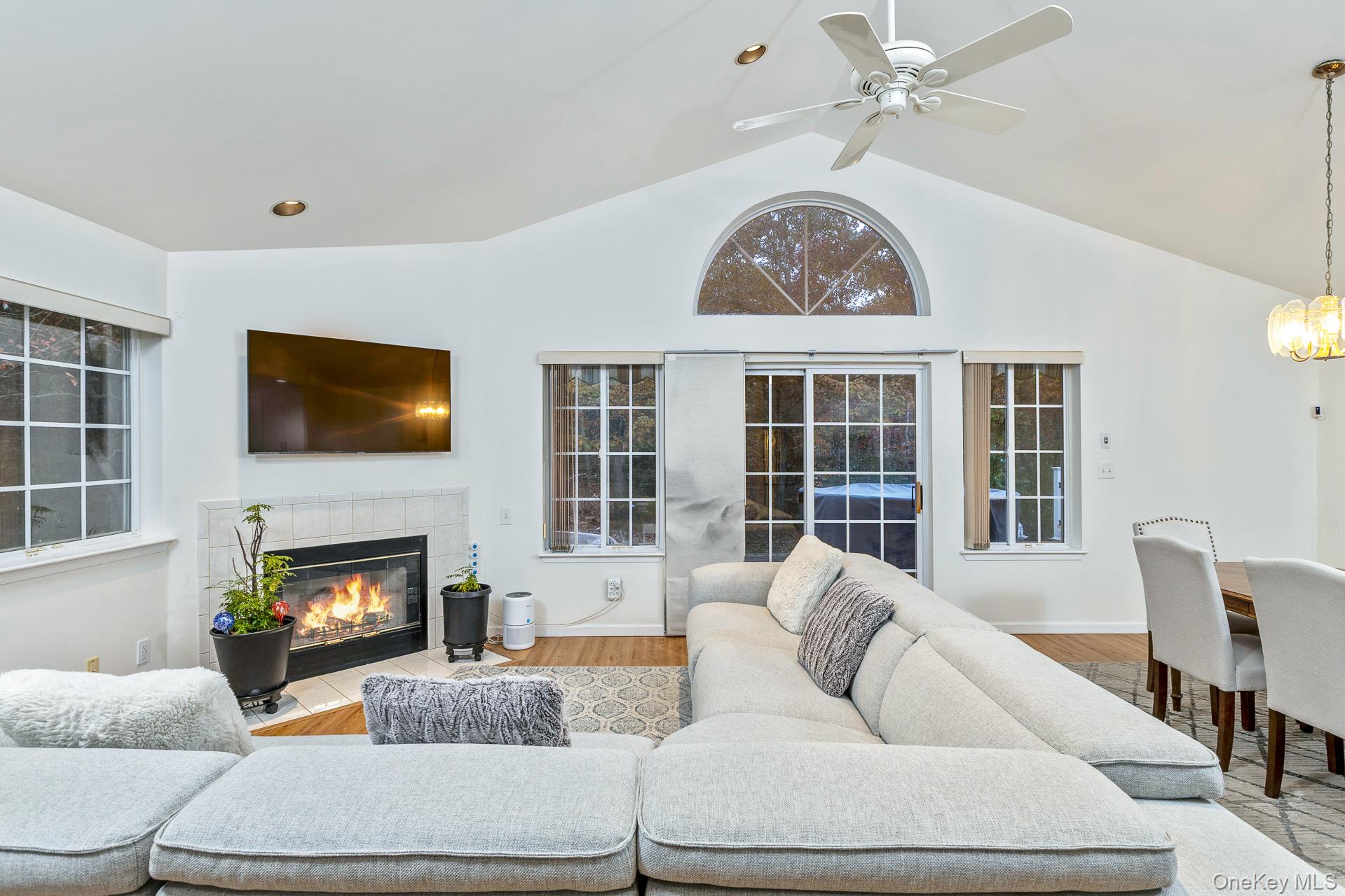 #6 photo, 349 Colonial Circle, サフォーク郡 Manorville , NY 11949