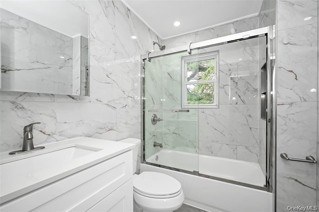 #15 photo, 6 Pershing Avenue, ナッソー郡 Valley Stream , NY 11581