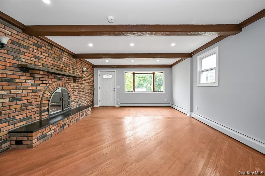 #2 photo, 6 Pershing Avenue, ナッソー郡 Valley Stream , NY 11581