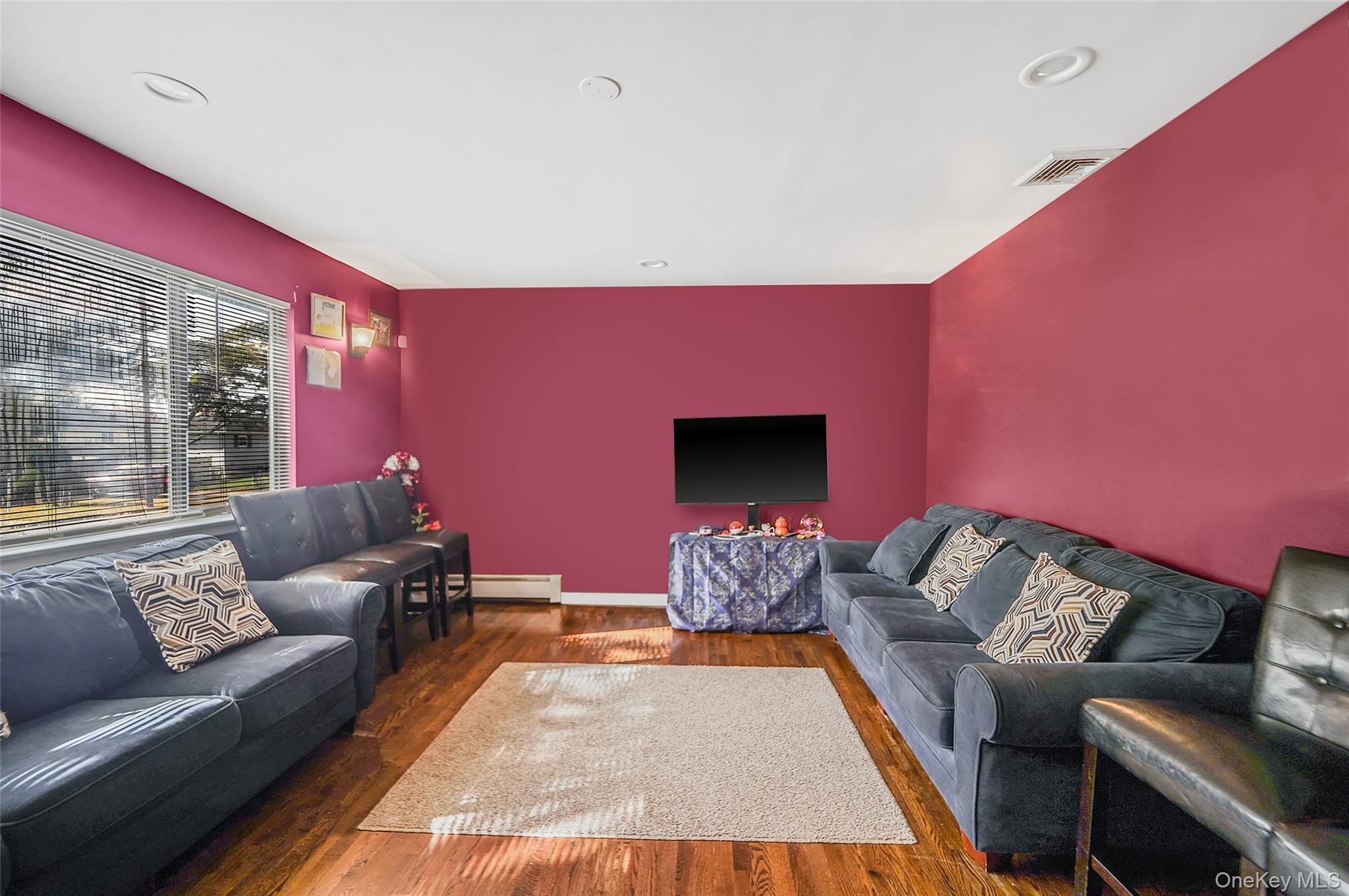 #10 photo, 425 41st Street, サフォーク郡 Copiague , NY 11726