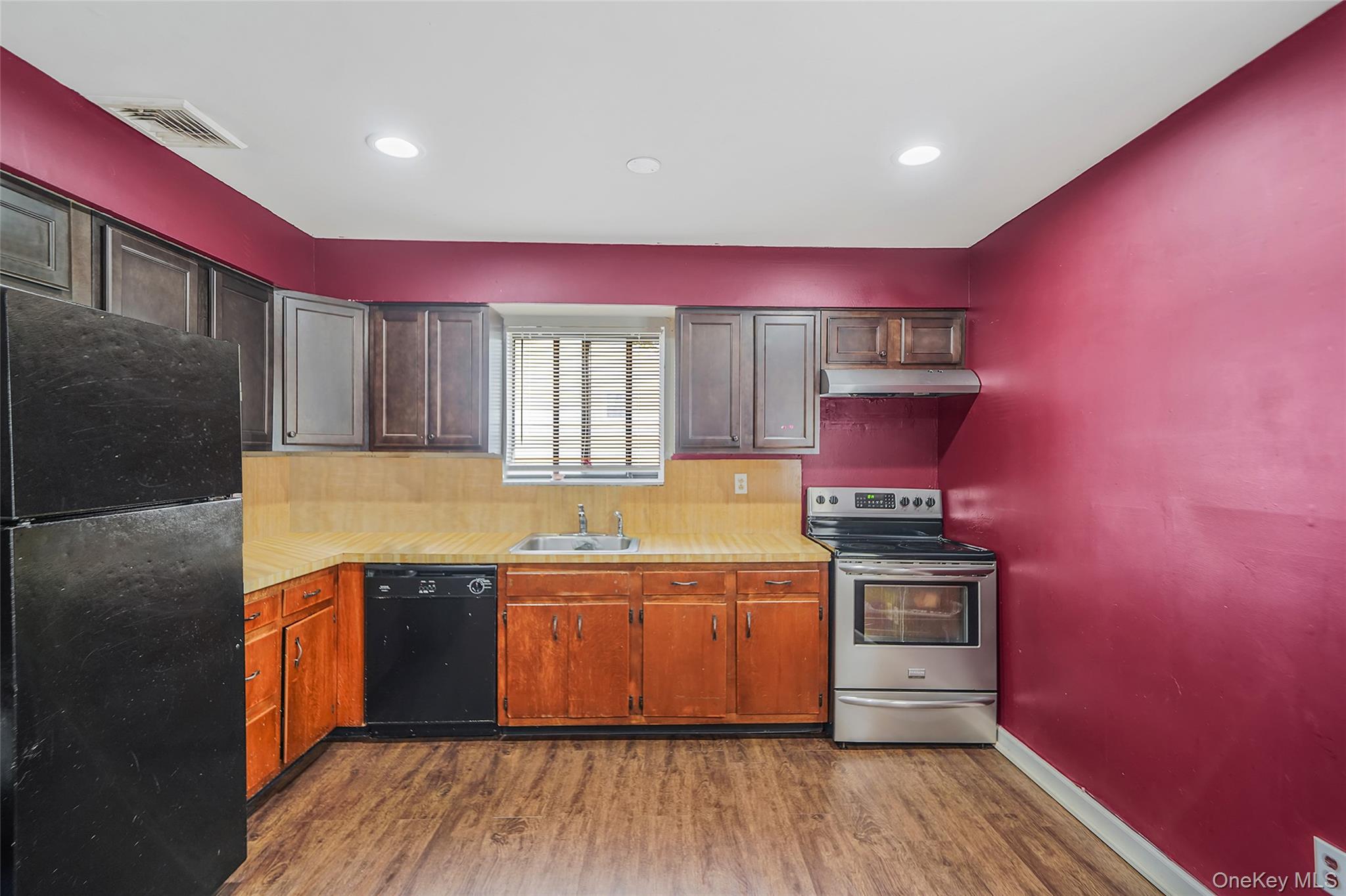 #12 photo, 425 41st Street, サフォーク郡 Copiague , NY 11726