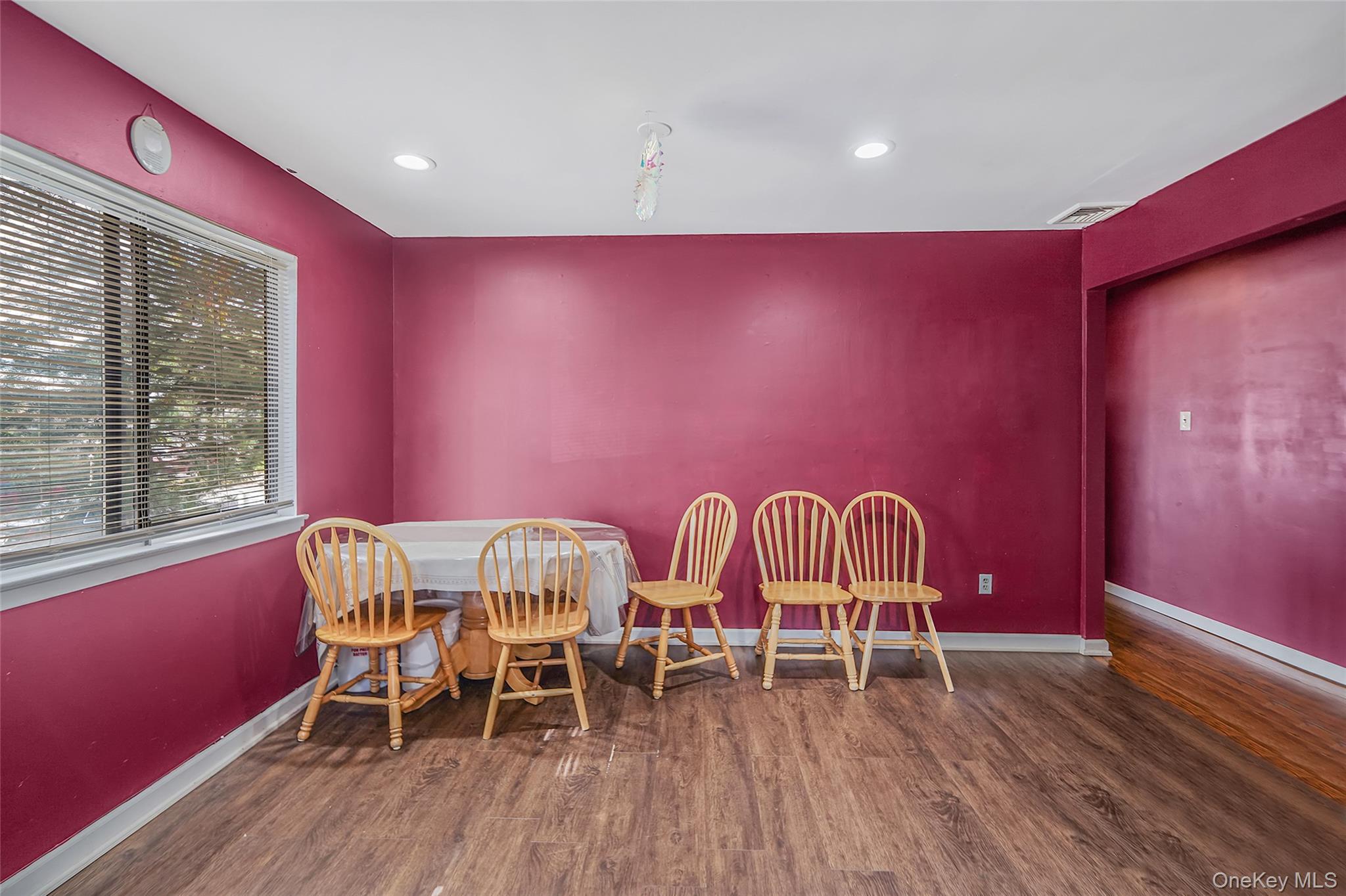 #13 photo, 425 41st Street, サフォーク郡 Copiague , NY 11726